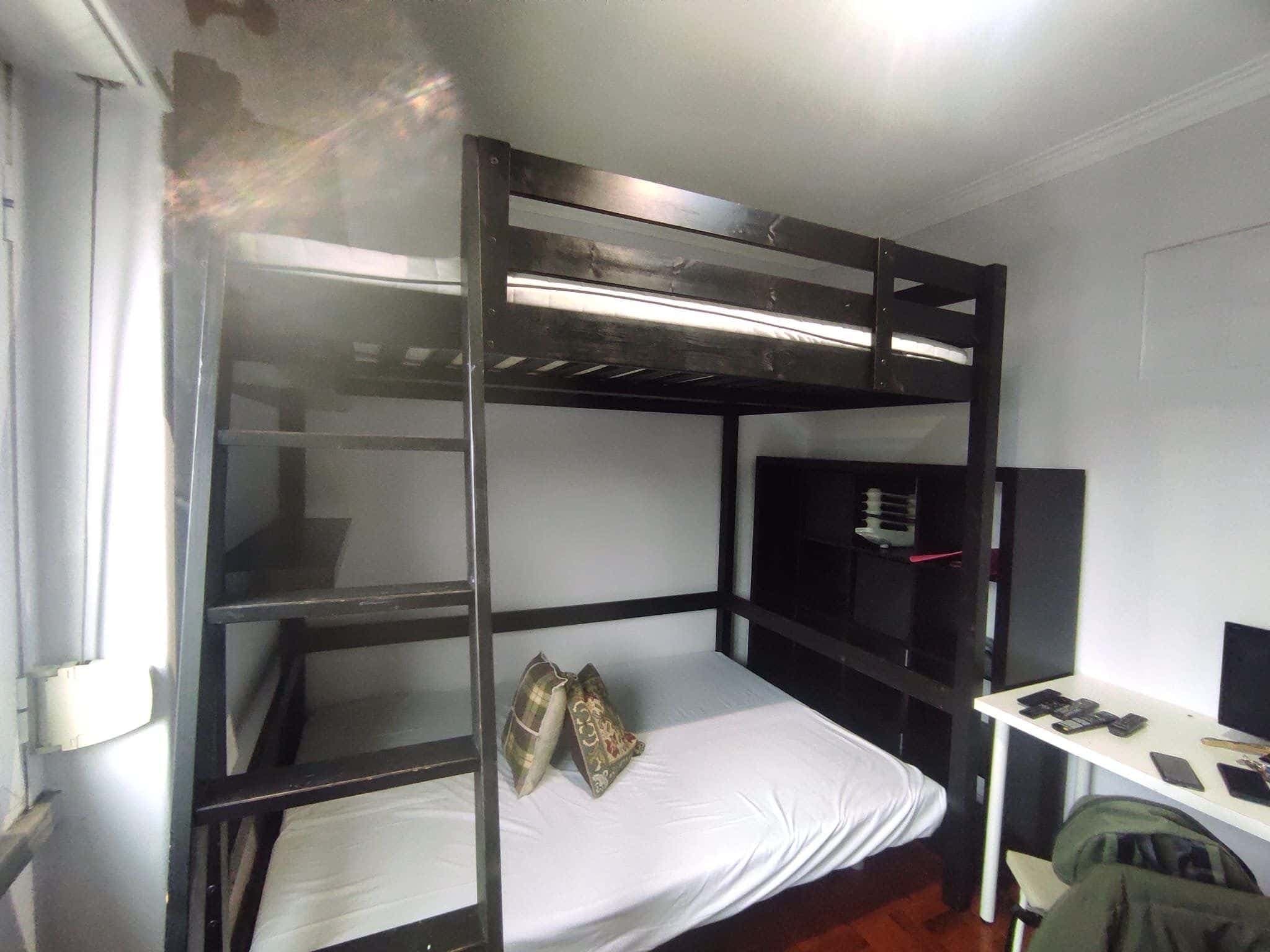 Room in Lisbon (near Centro Comercial Colombo) photo 1
