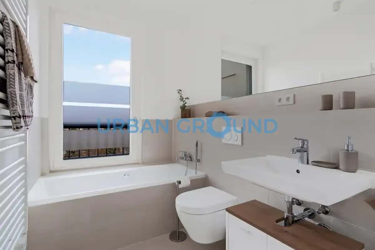 Reduced Rent - Furnished, luxury 2-room apartment with balcony in Prenzlauerberg photo 1