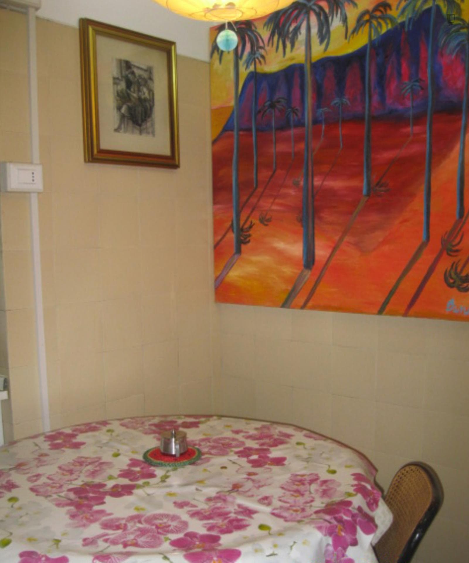 Single bedroom with balcony in a 2 bedroom apartment photo 1