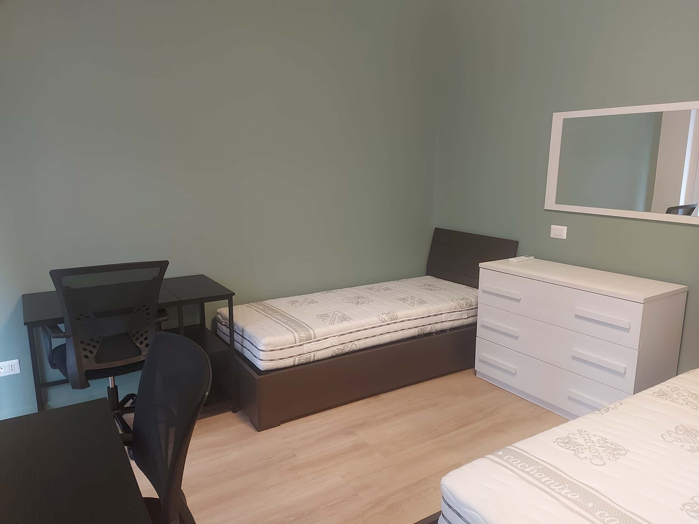 Room in Via Cipriano Facchinetti, Milano for 80 m² with 3 bedrooms photo 1