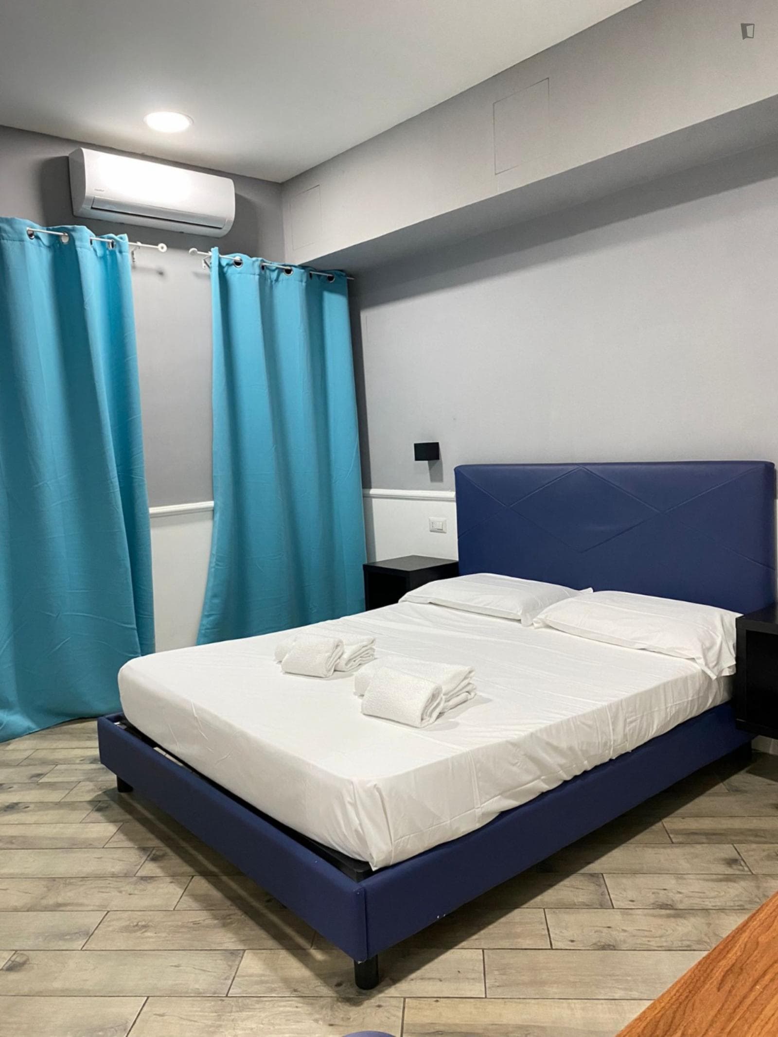 Very cool double ensuite bedroom near the Porto metro photo 1