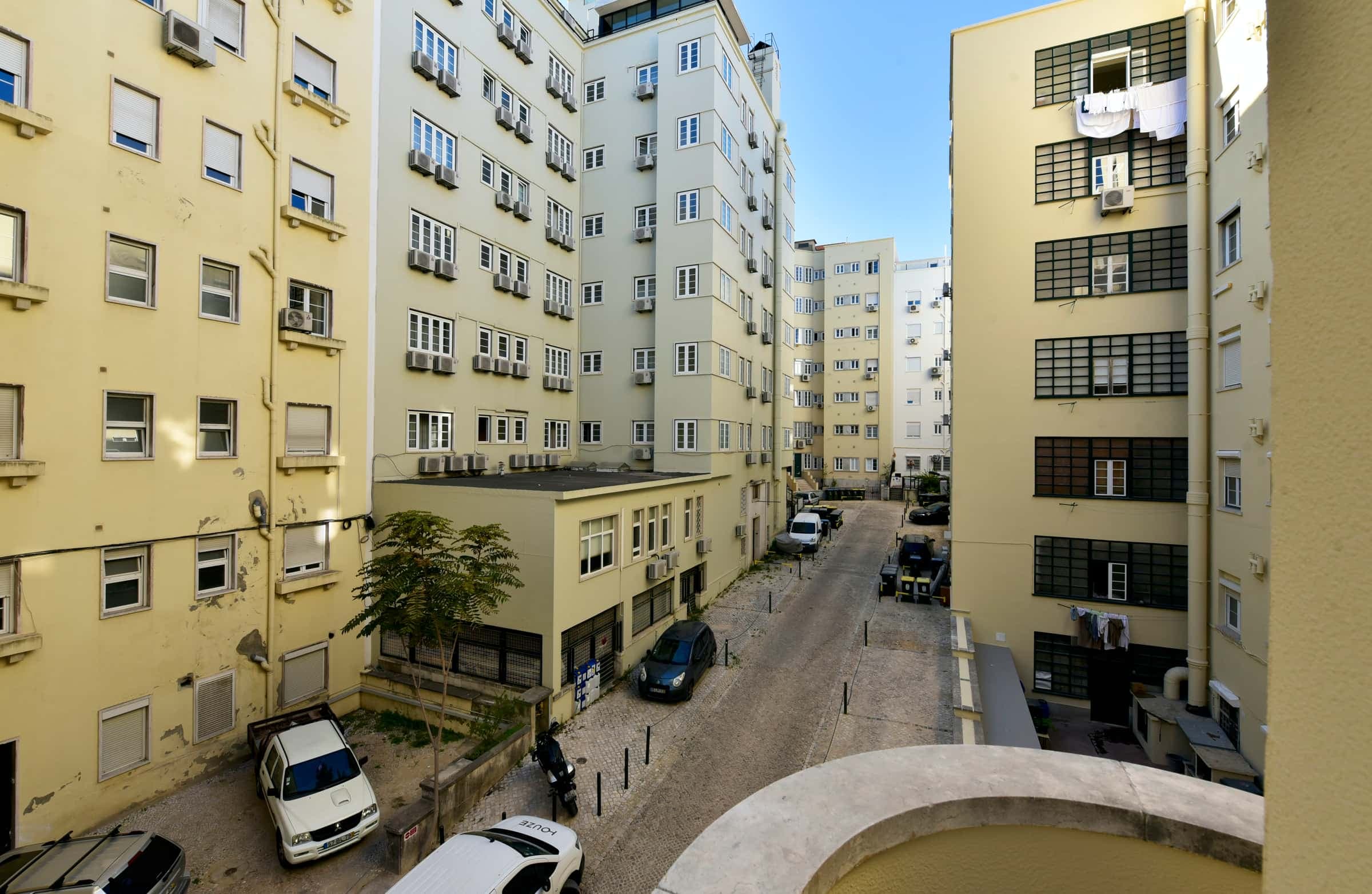 Avenida António Augusto de Aguiar (Students only) photo 1