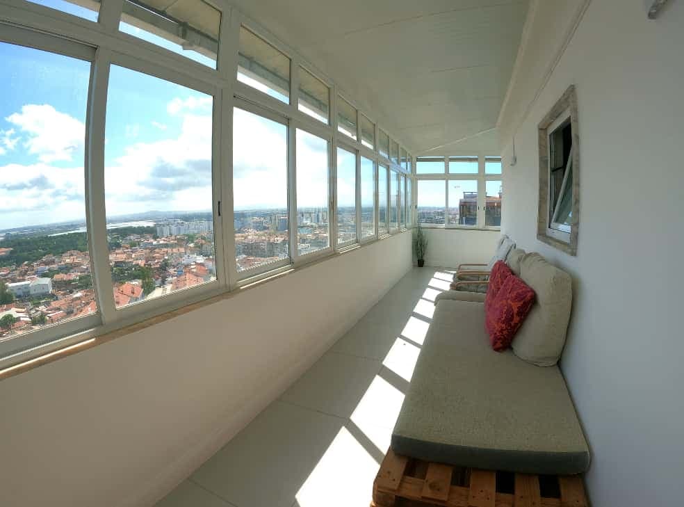 Bright Apartment in Laranjeiro, Lisbon  (SEP-MAY Only) photo 1