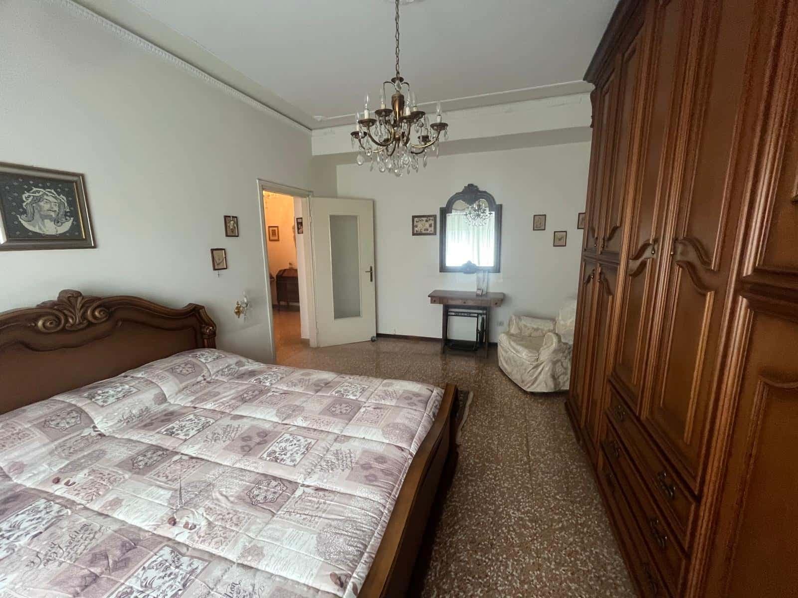 Room in Via Giuseppe Tassini, Venezia for 90 m² with 3 bedrooms photo 1