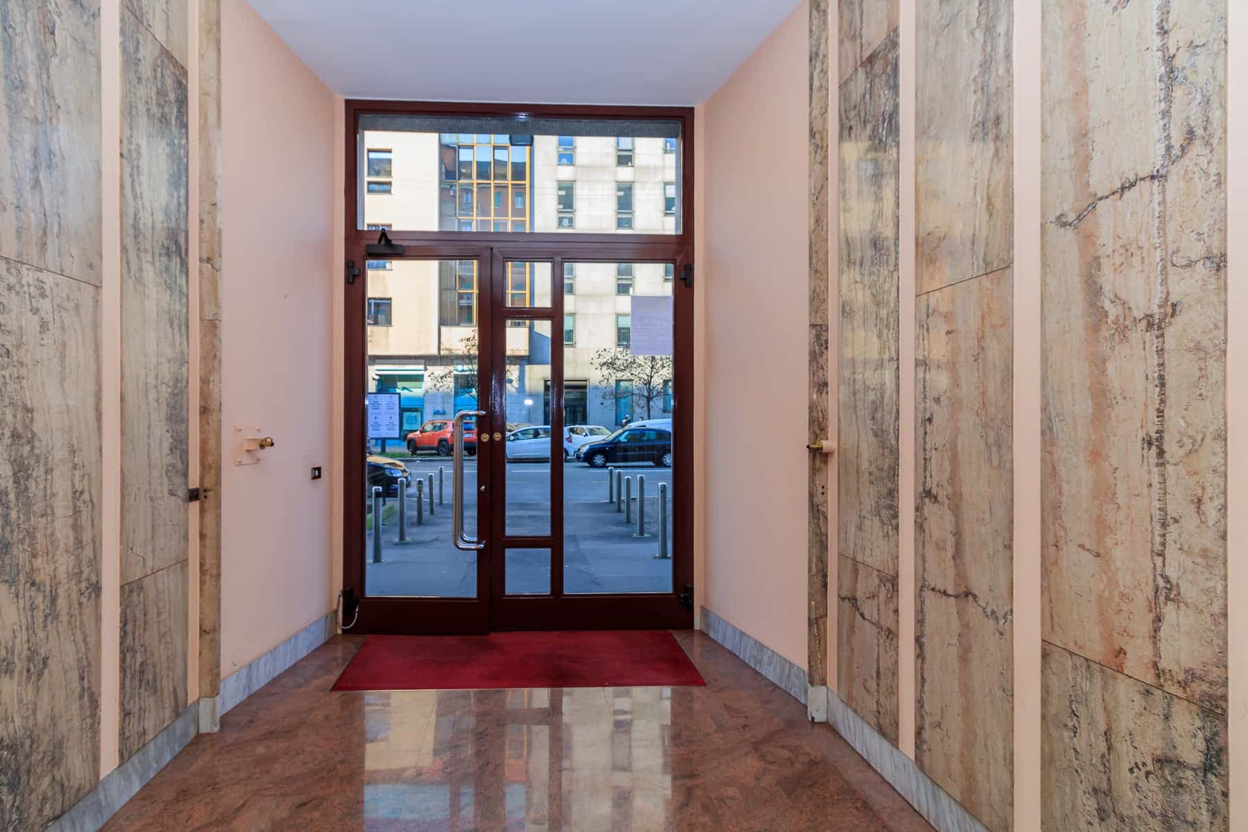 Modern One-Bedroom Apartment on Via Guglielmo Silva, Steps from Milan’s CityLife District photo 1