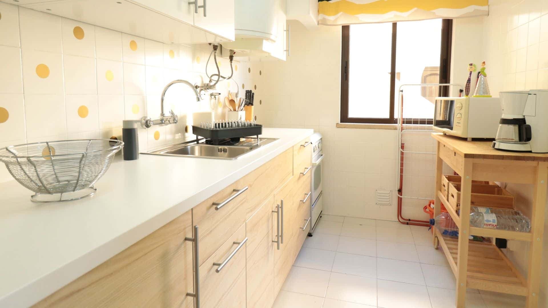 Alvor 1BR Flat in w/ AC & Balcony photo 1