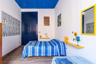 Room in Via Volturno, Palermo with 3 bedrooms photo 1