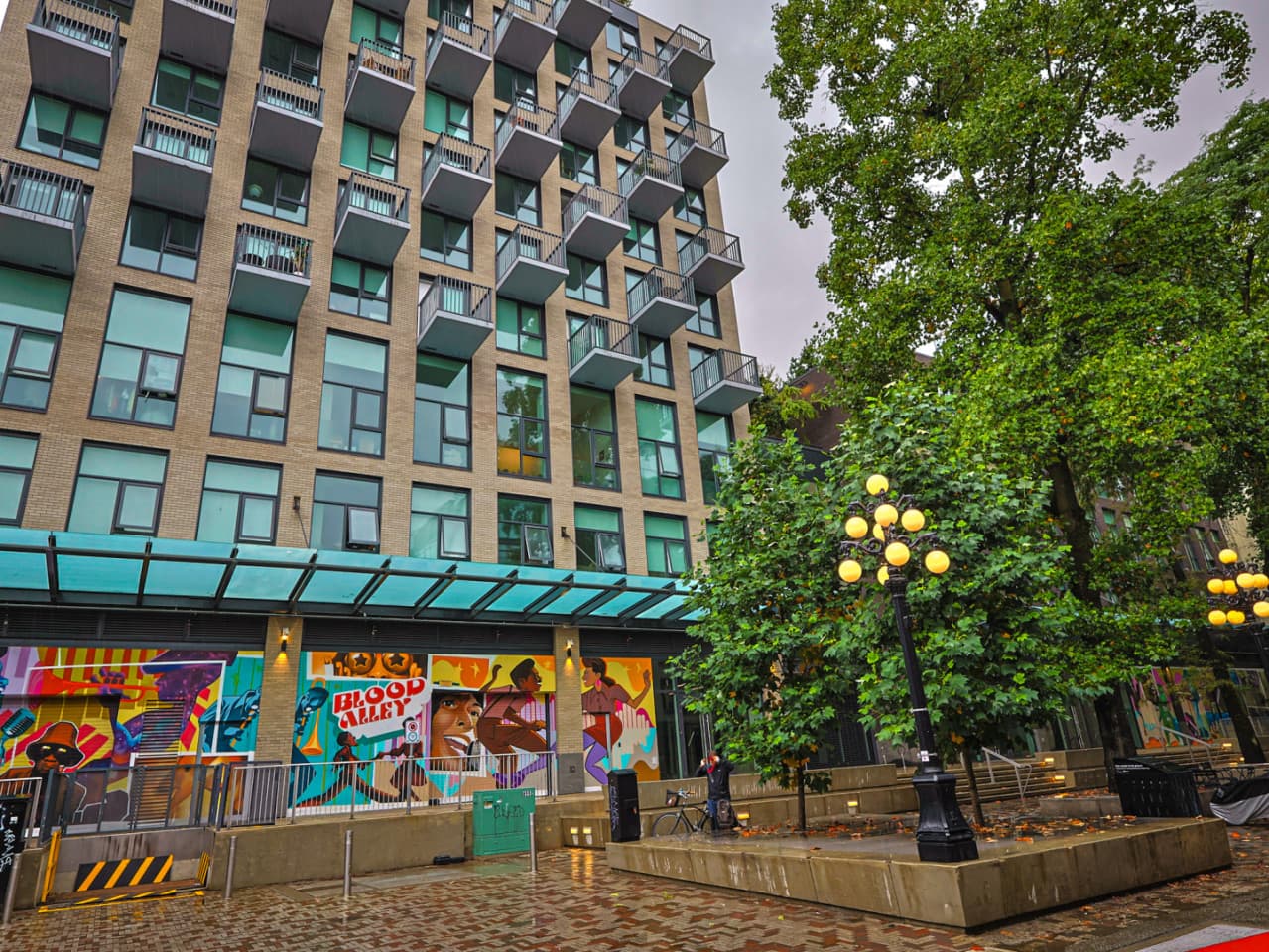 Stunning Bright Apt. w/ Amazing View 5 minutes walk to Pigeon Park photo 1