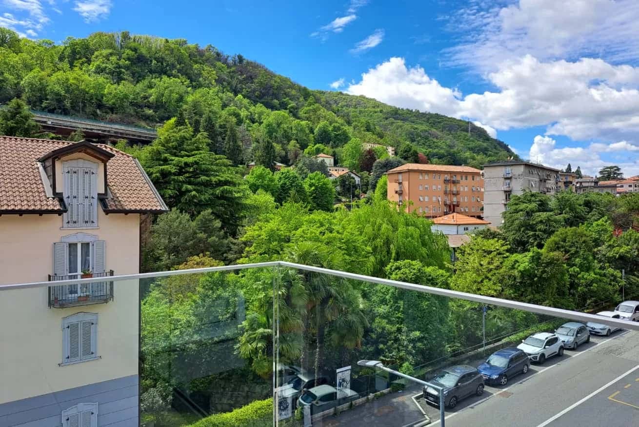 LARIO SUITE BRIENNO photo 1