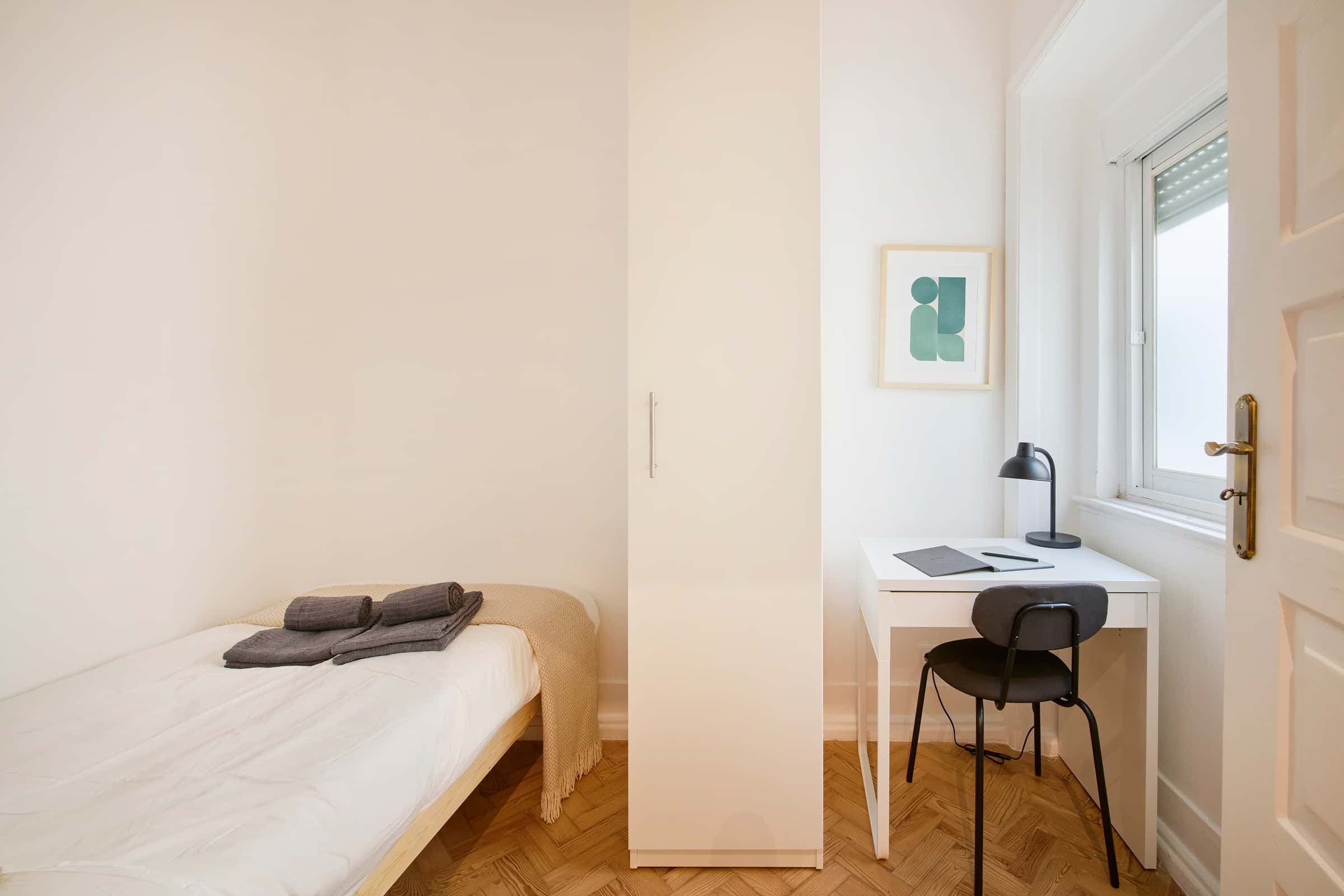 Single bedroom in a 9-room apartment in Lisbon - Room 9 photo 1