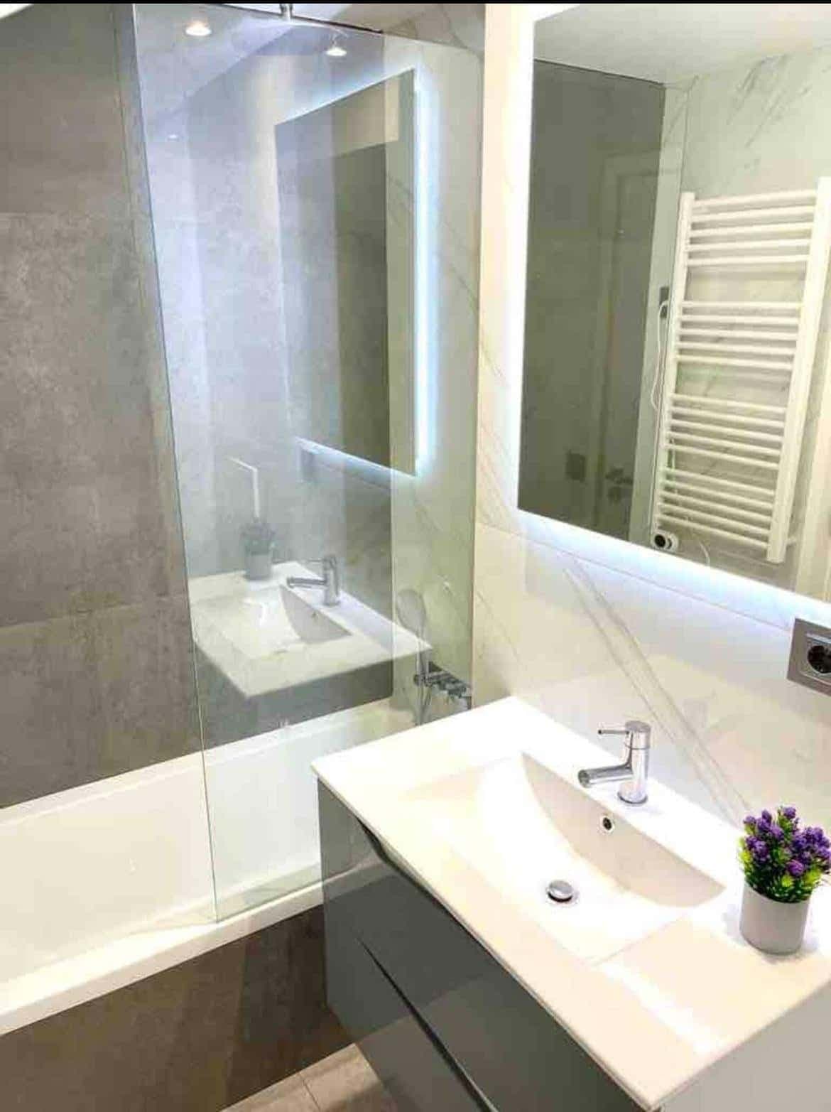 Luxurious 3-Bedroom Apartment with Stunning River Views in Travessa Senhor da Boa Morte, Massarelos, Porto photo 1