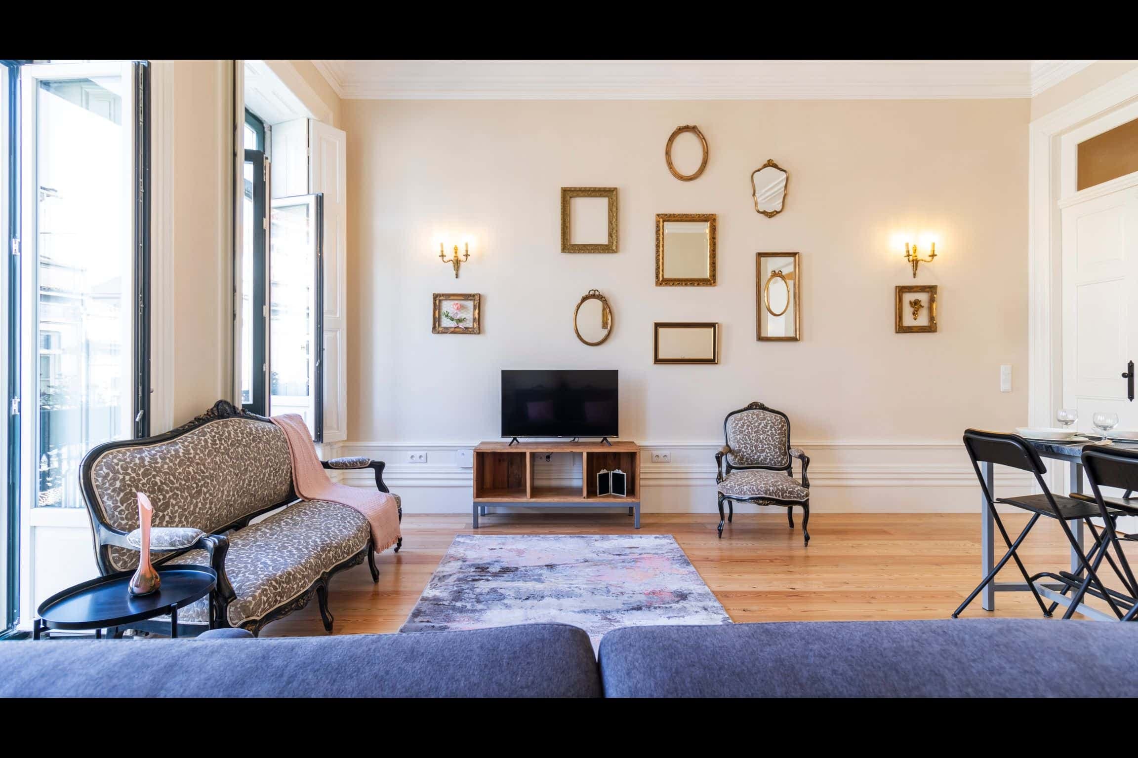 Charming 1-Bedroom Apartment in Rua de Álvares Cabral, Porto photo 1