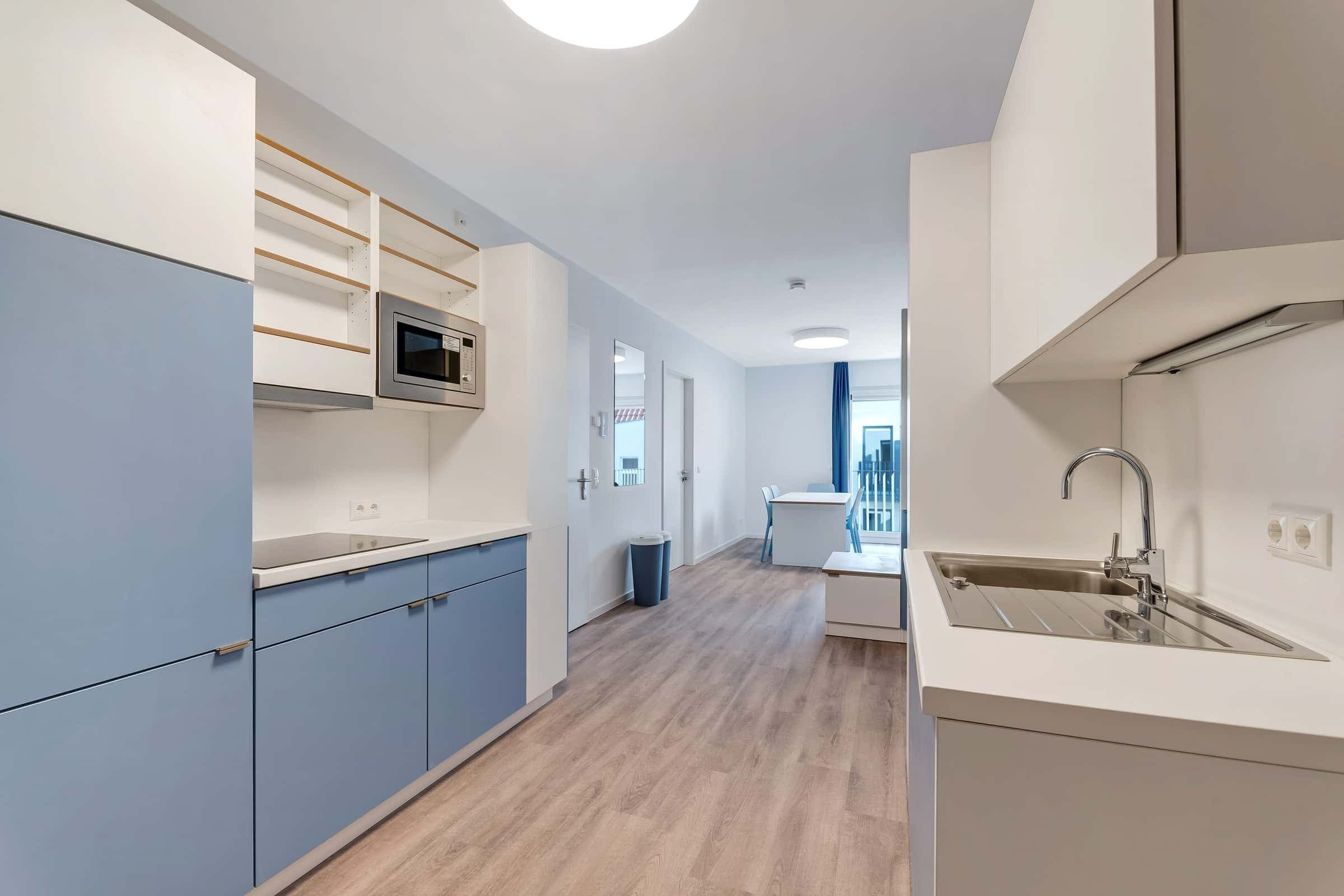 Fully furnished private room in a 5 people shared mixed apartment-Nearby HTW University photo 1