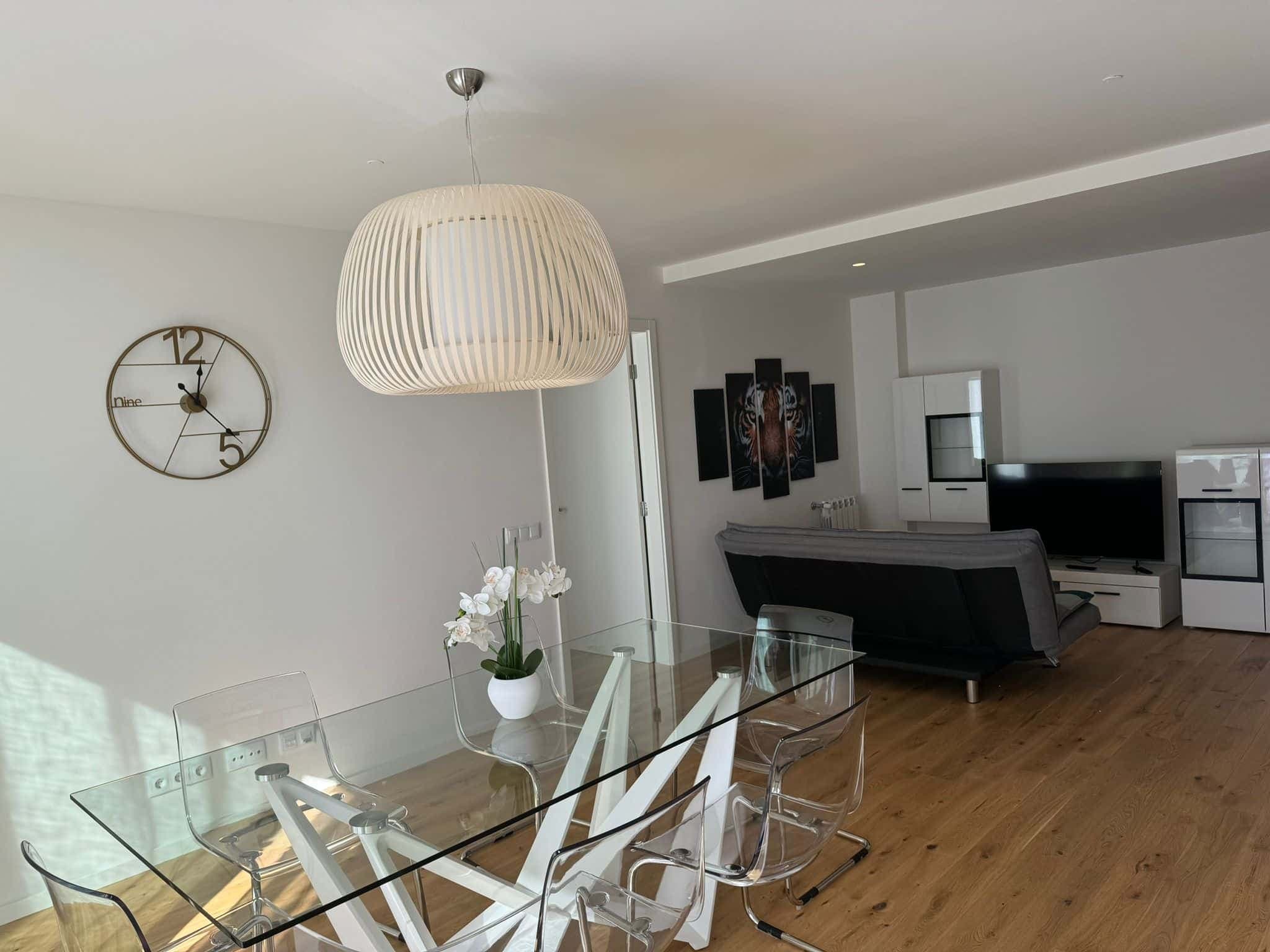 One-bedroom apartment with private balcony in Rua Ilse Losa, Porto photo 1