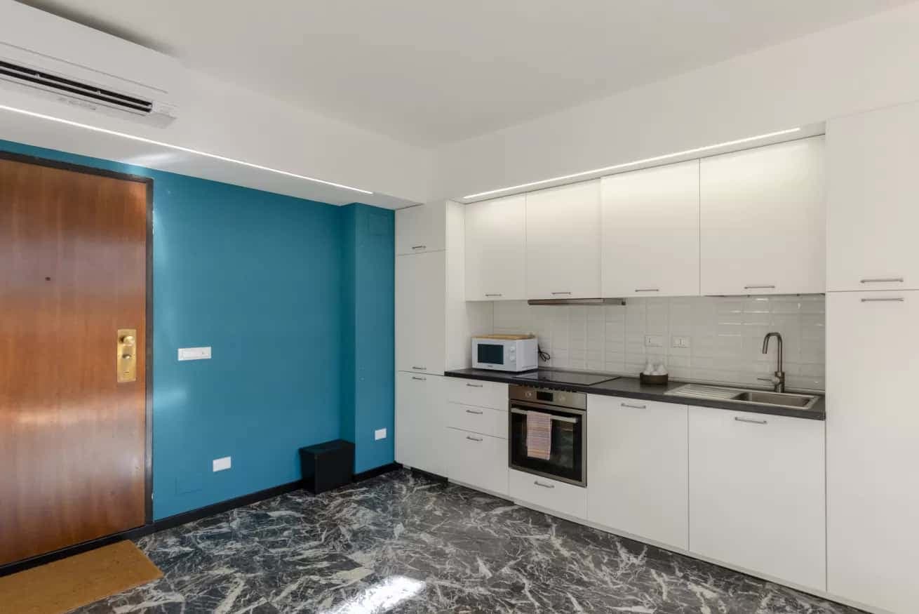 Spacious Apt for 6, near train station and beach photo 1