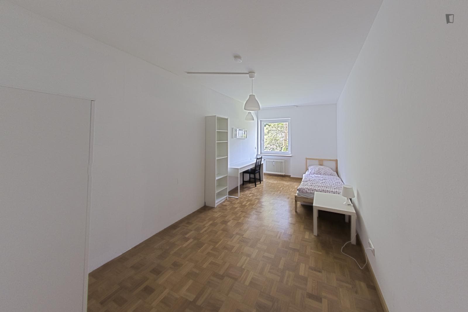 Grand single bedroom near the Rotkreuzplatz metro photo 1