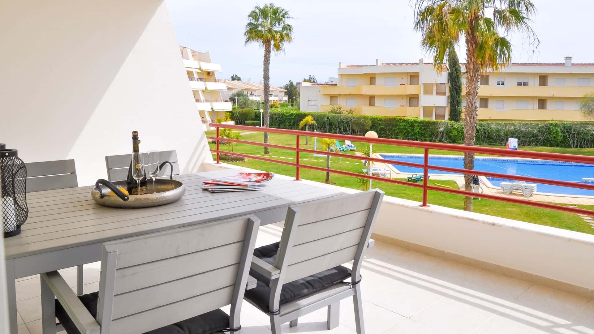 Modern 2BDR w/ Pool & near the Beach photo 1