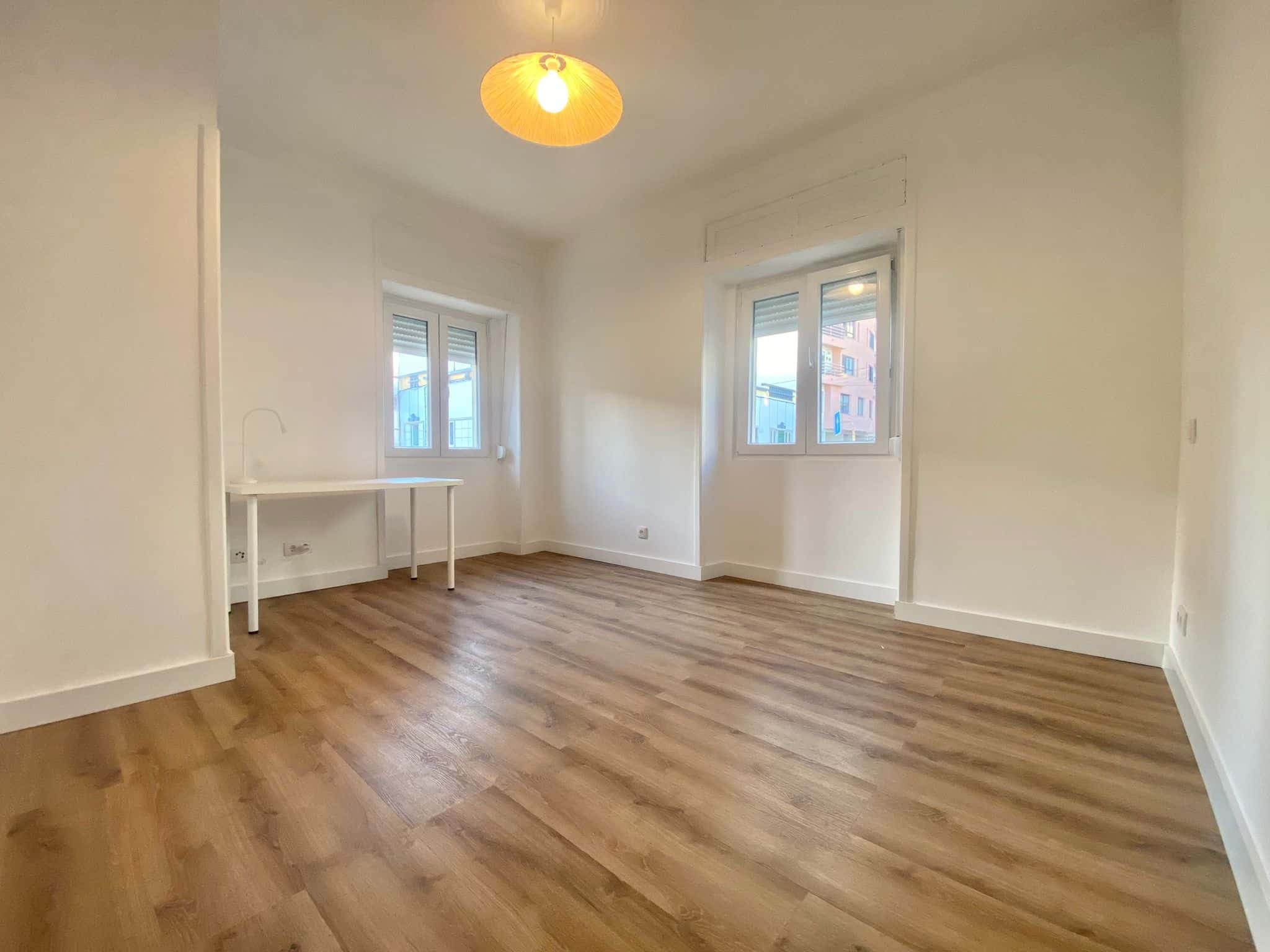 Spacious room in the heart of Faro (not furnished) photo 1