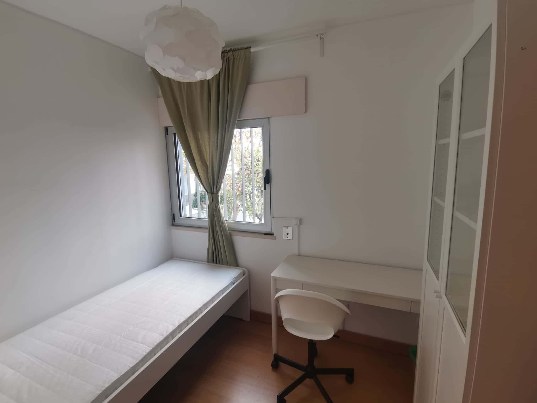Room in a 147 m² duplex located in Lisbon photo 1