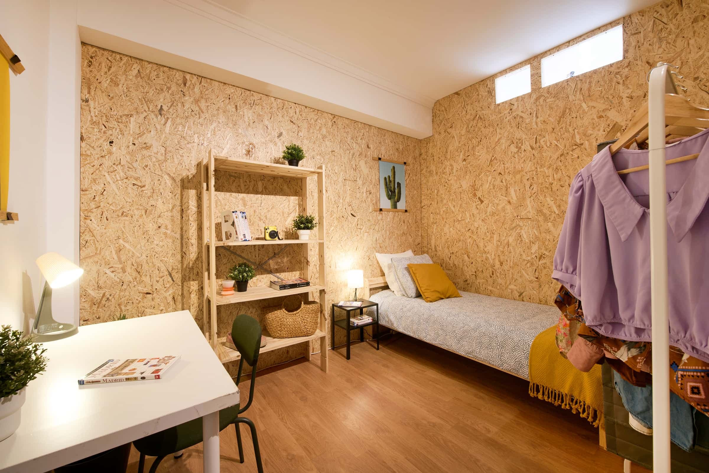 Comfortable interior bedroom in Shared Apartment, Lisbon - Room 4 photo 1