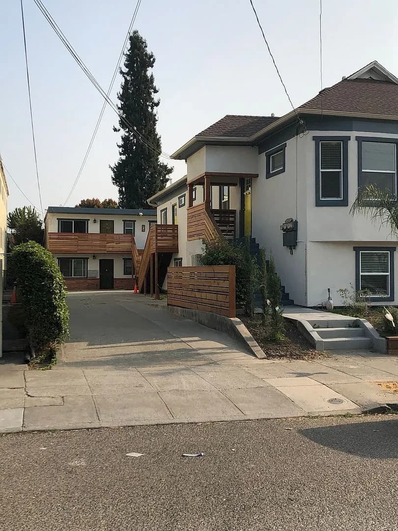 1628 Tyler Street photo 1