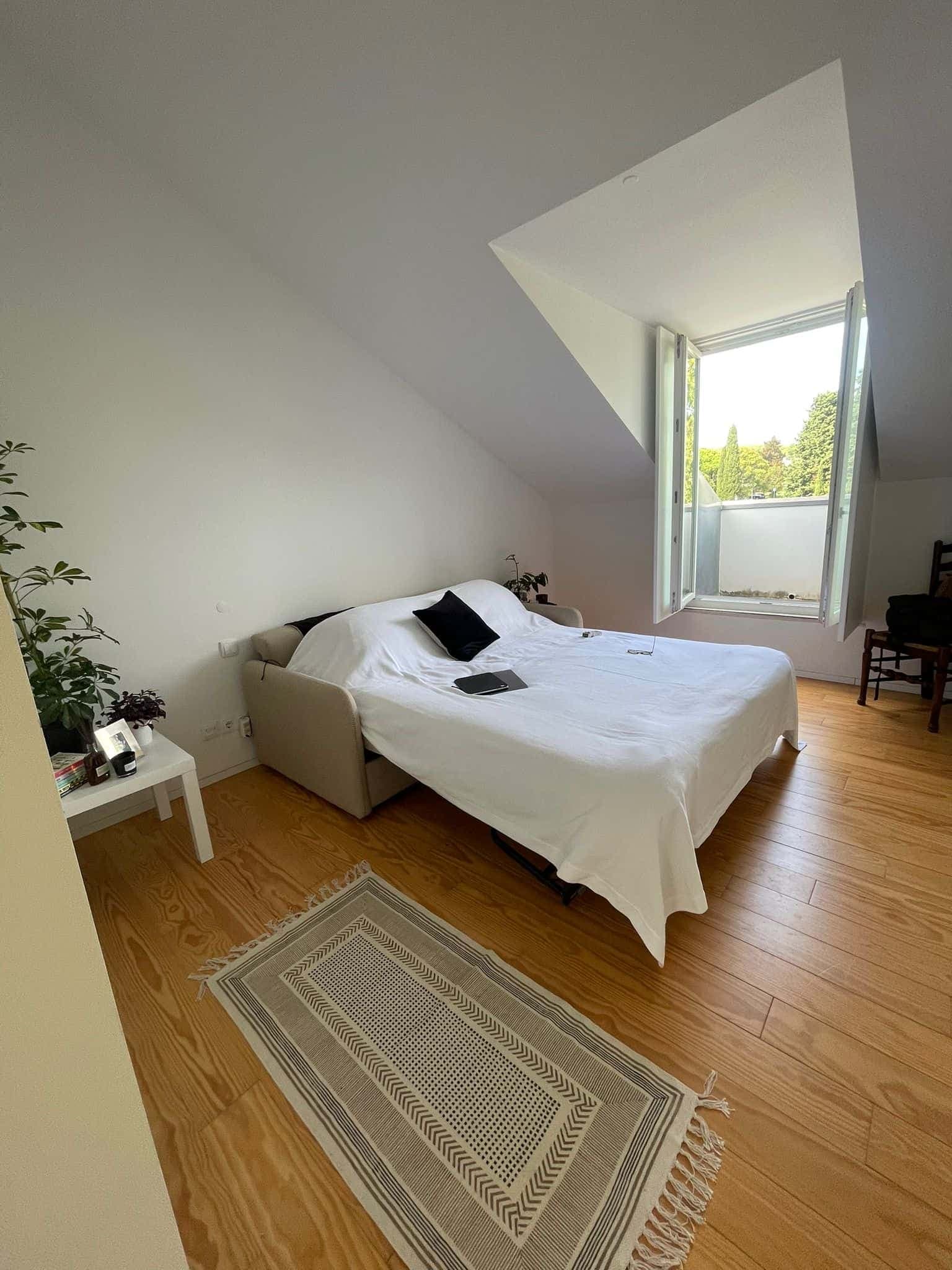 Spacious room in a 3 bedroom apartment photo 1