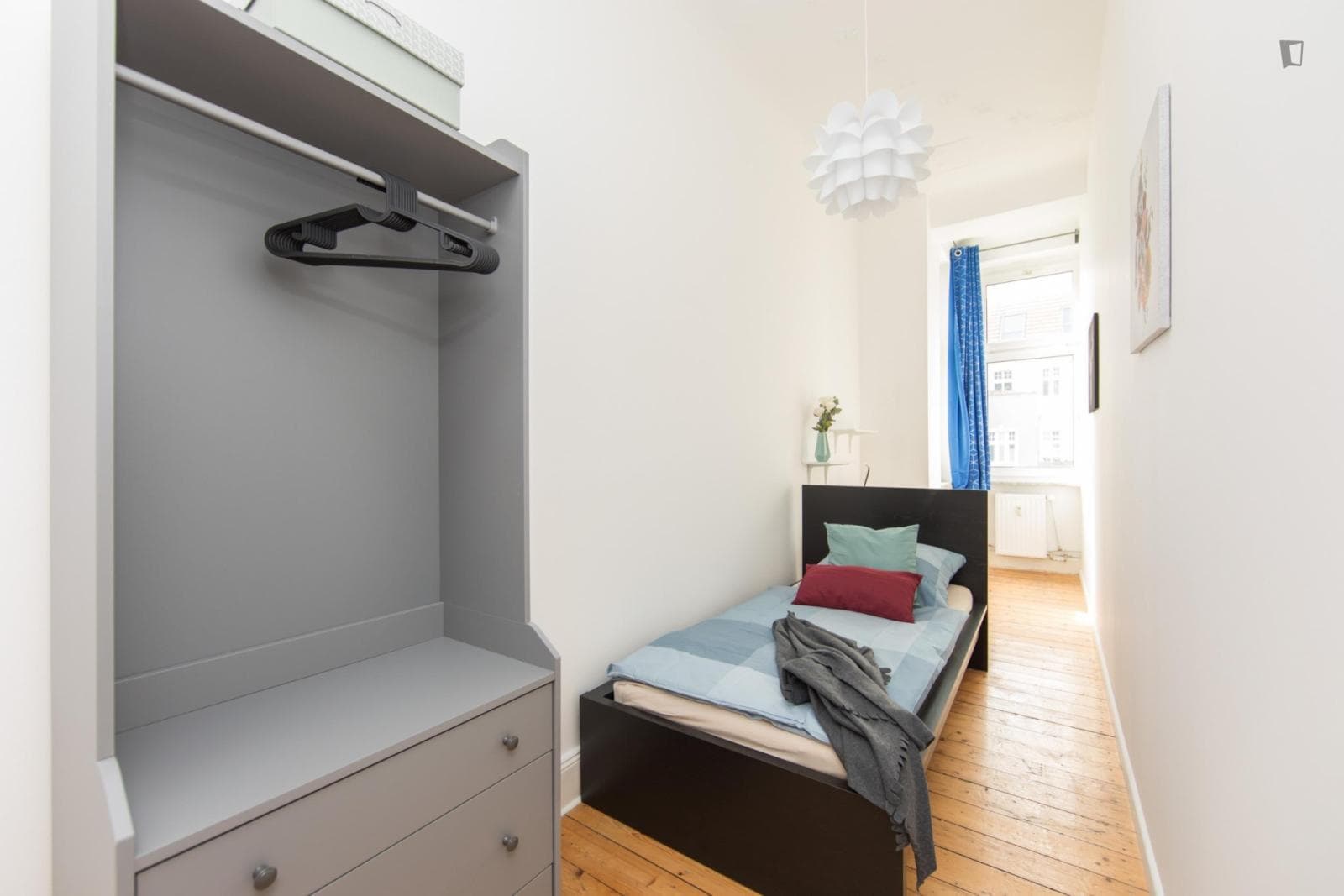 Cosy single bedroom in nice shared flat in Wilmersdorf photo 1