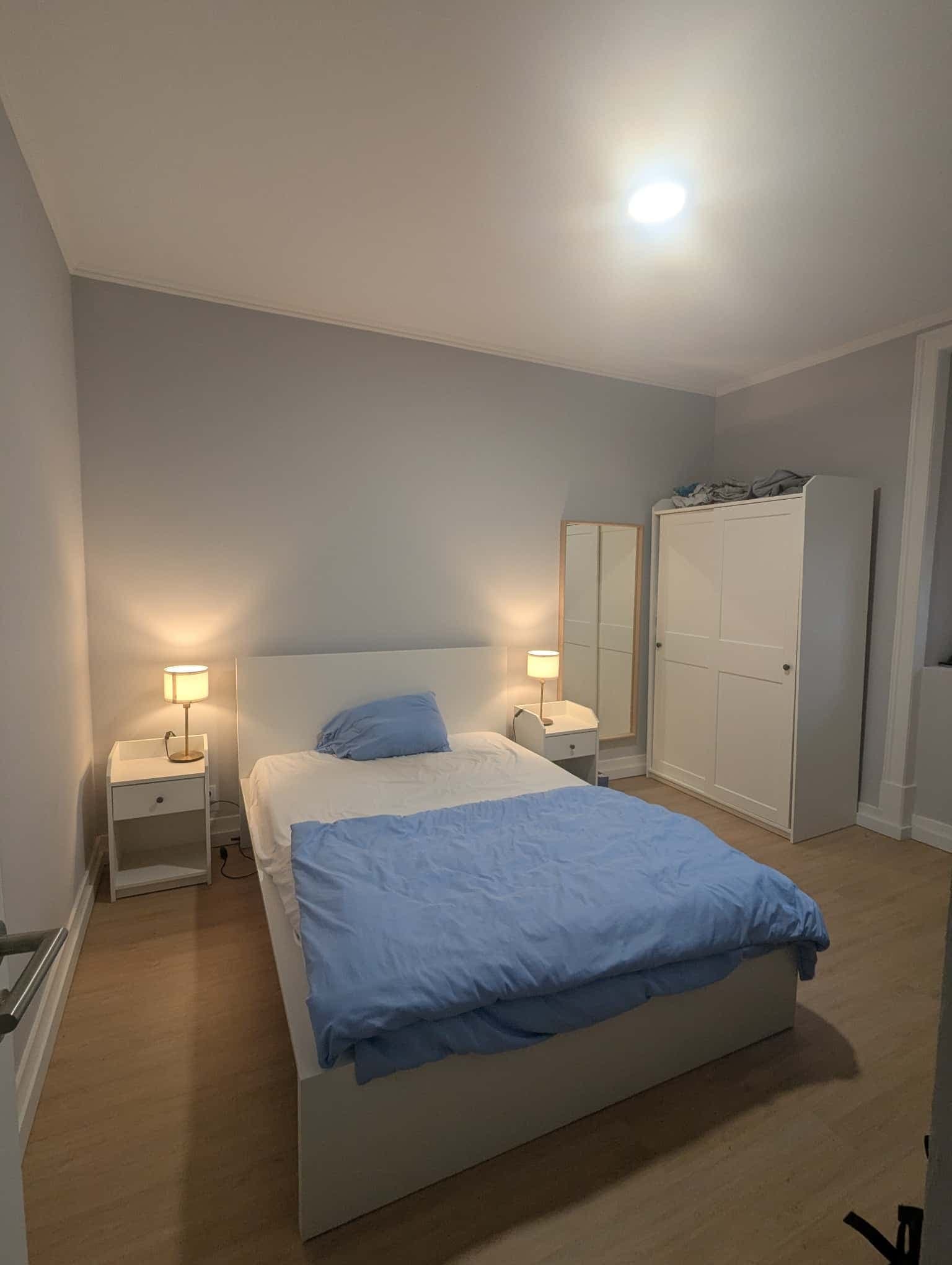 Bedroom in a 6-bedroom apartment in Arroios, Lisbon - Room 6 photo 1