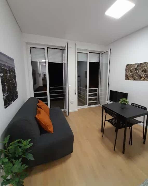 Studio - Rua de Cedofeita 1st floor back photo 1