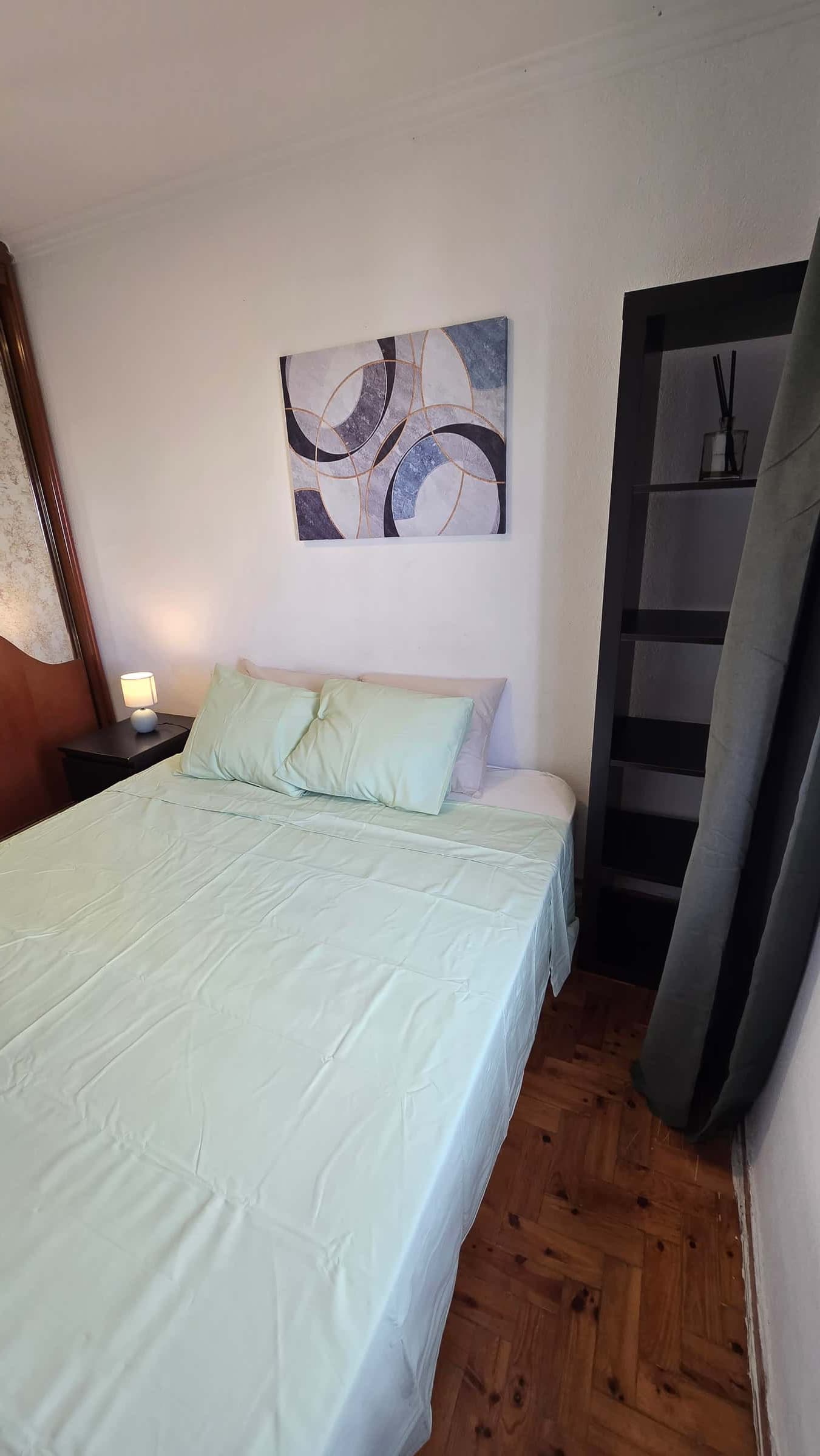 Comfy Double Room in Rua Cidade da Praia, Lisbon photo 1