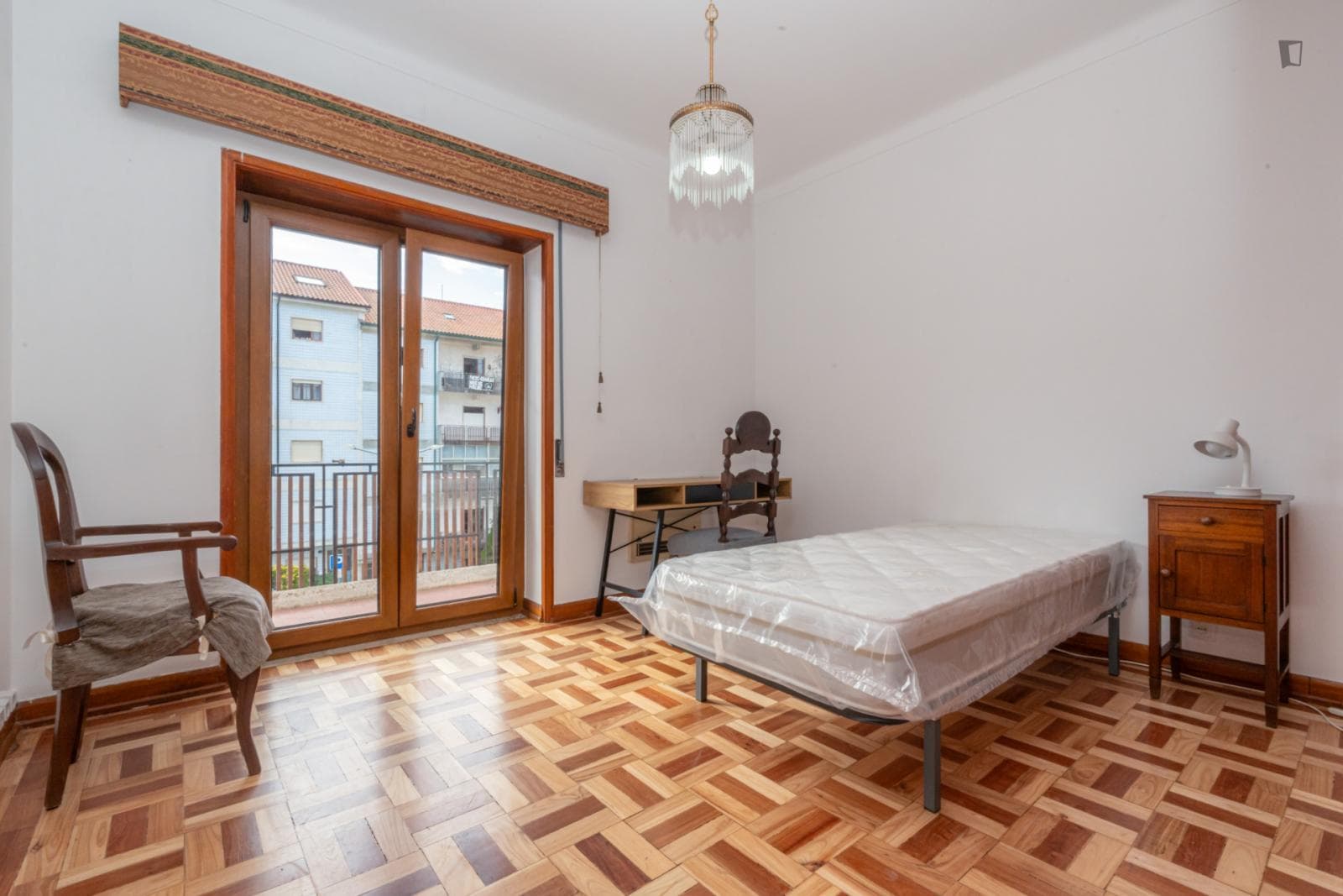 Lovely bedroom next to Faculdade de Farmácia  photo 1