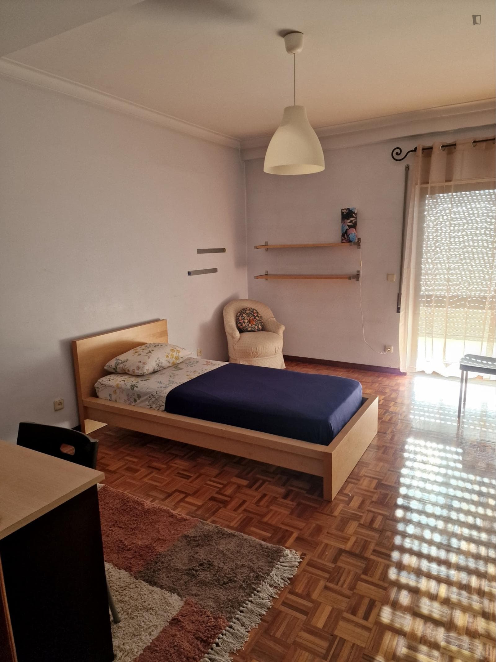 Great single bedroom with a balcony photo 1