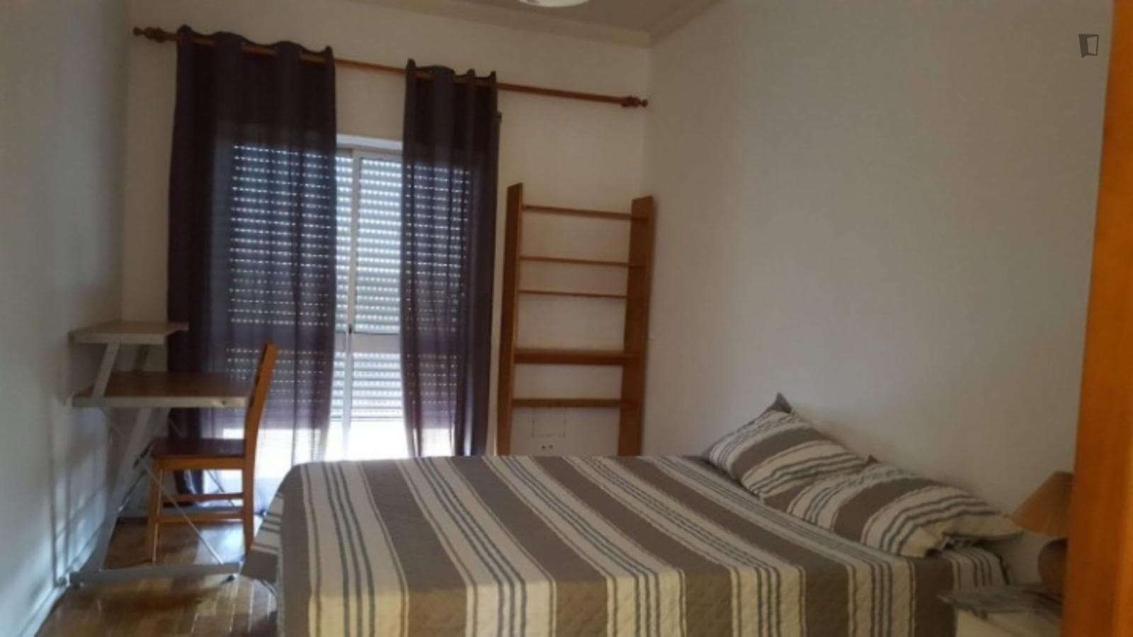 Comfy double bedroom in a 3-bedroom apartment near Instituto Superior de Engenharia de Coimbra photo 1