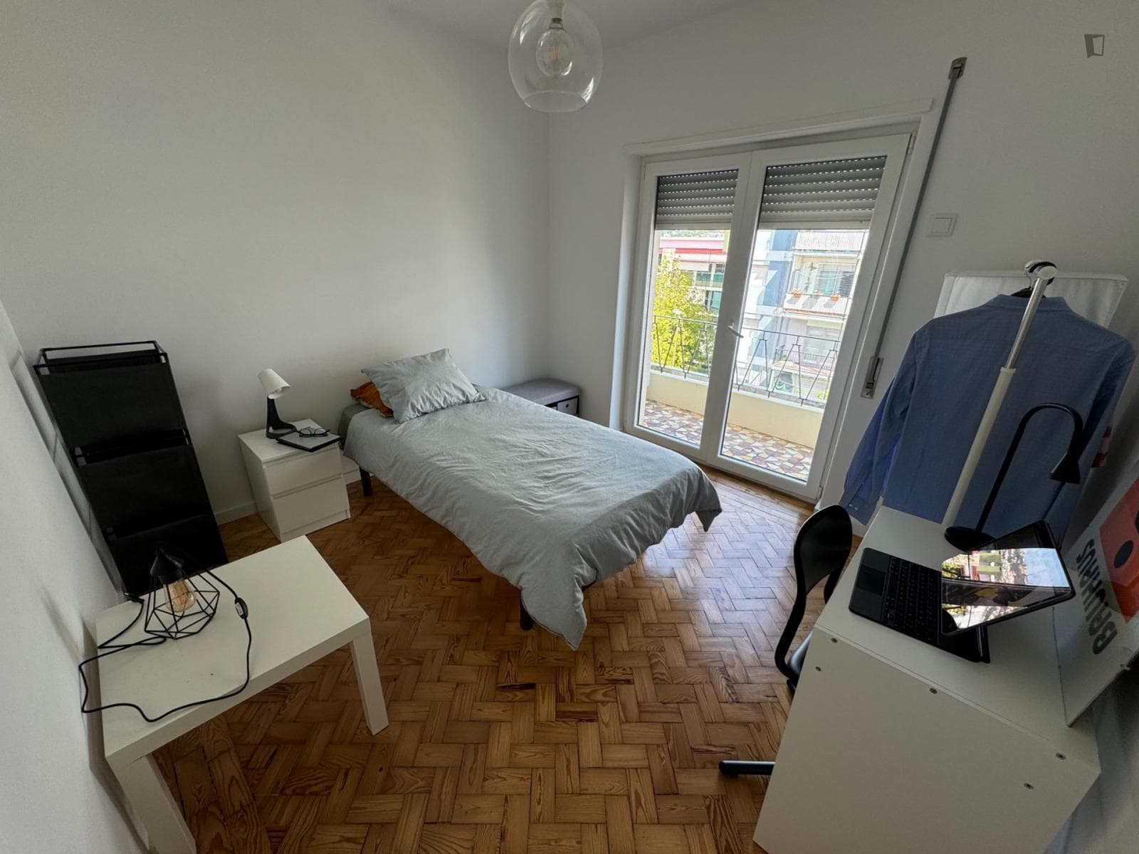 Inviting Single Bedroom with a Balcony close to Botanical garden photo 1
