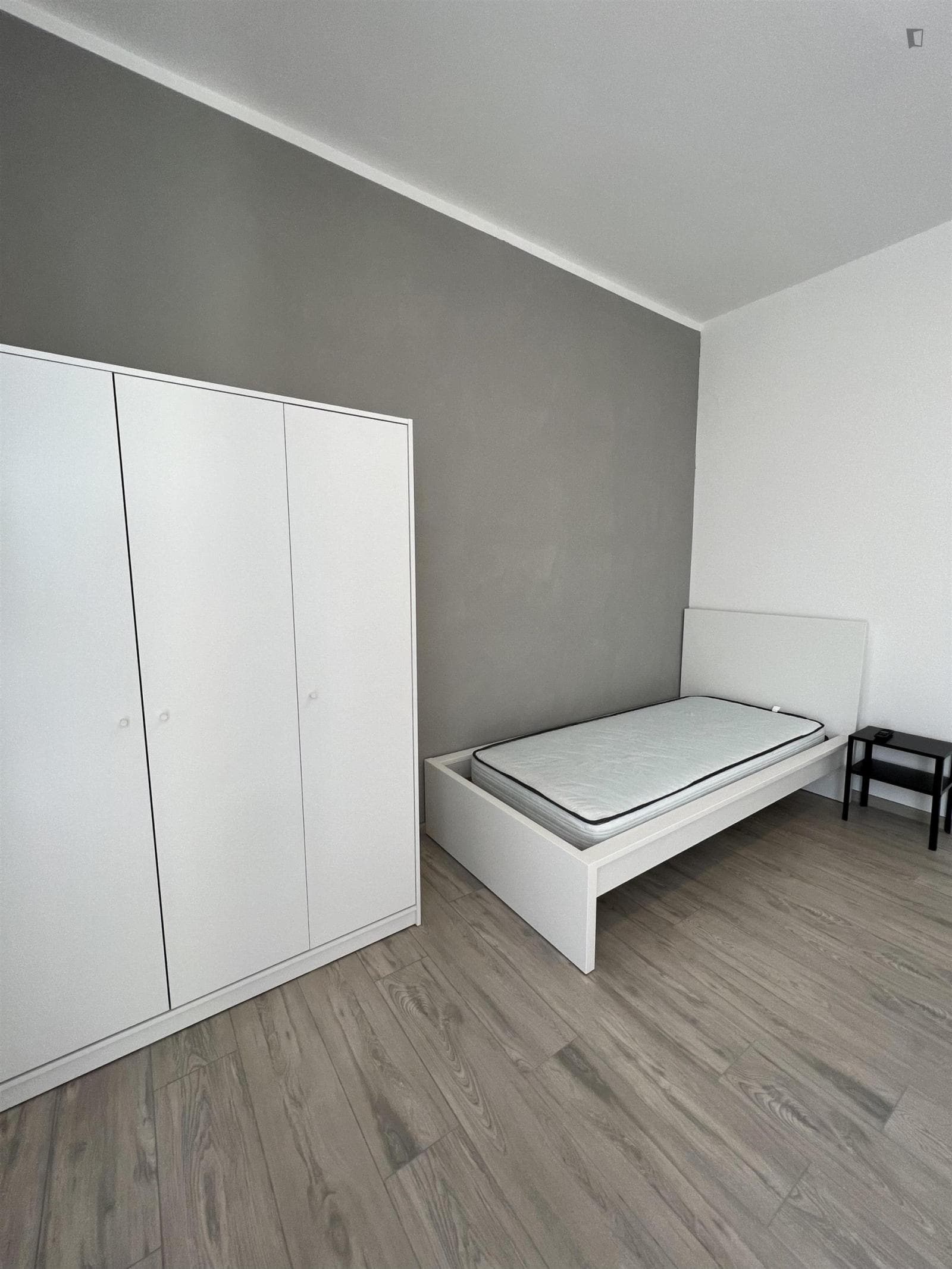 Pleasant single bedroom near the Porta Nuova train station  photo 1