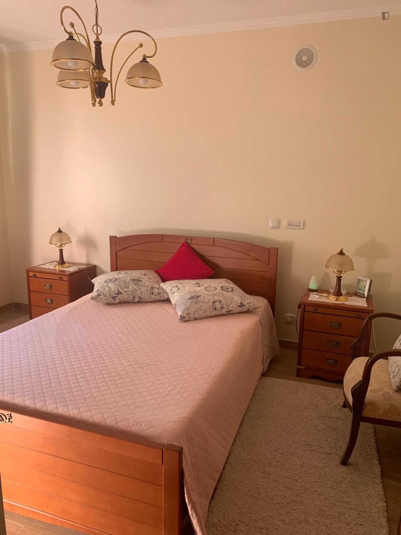 Comfy double bedroom in Costa da Caparica photo 1