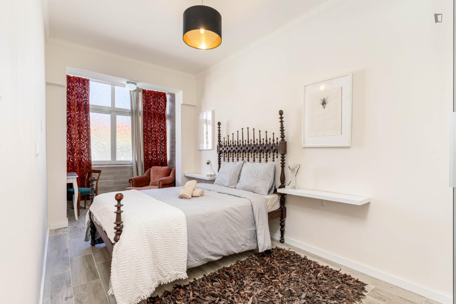 Lovely double bedroom in a 3-bedroom flat photo 1