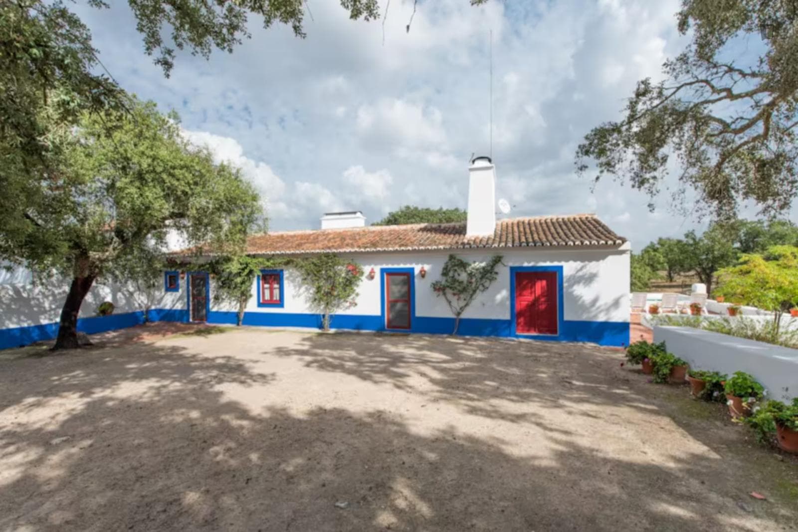 Sublime 6 Bedroom House with a Swimming Pool close to Castle of Arraiolos photo 1