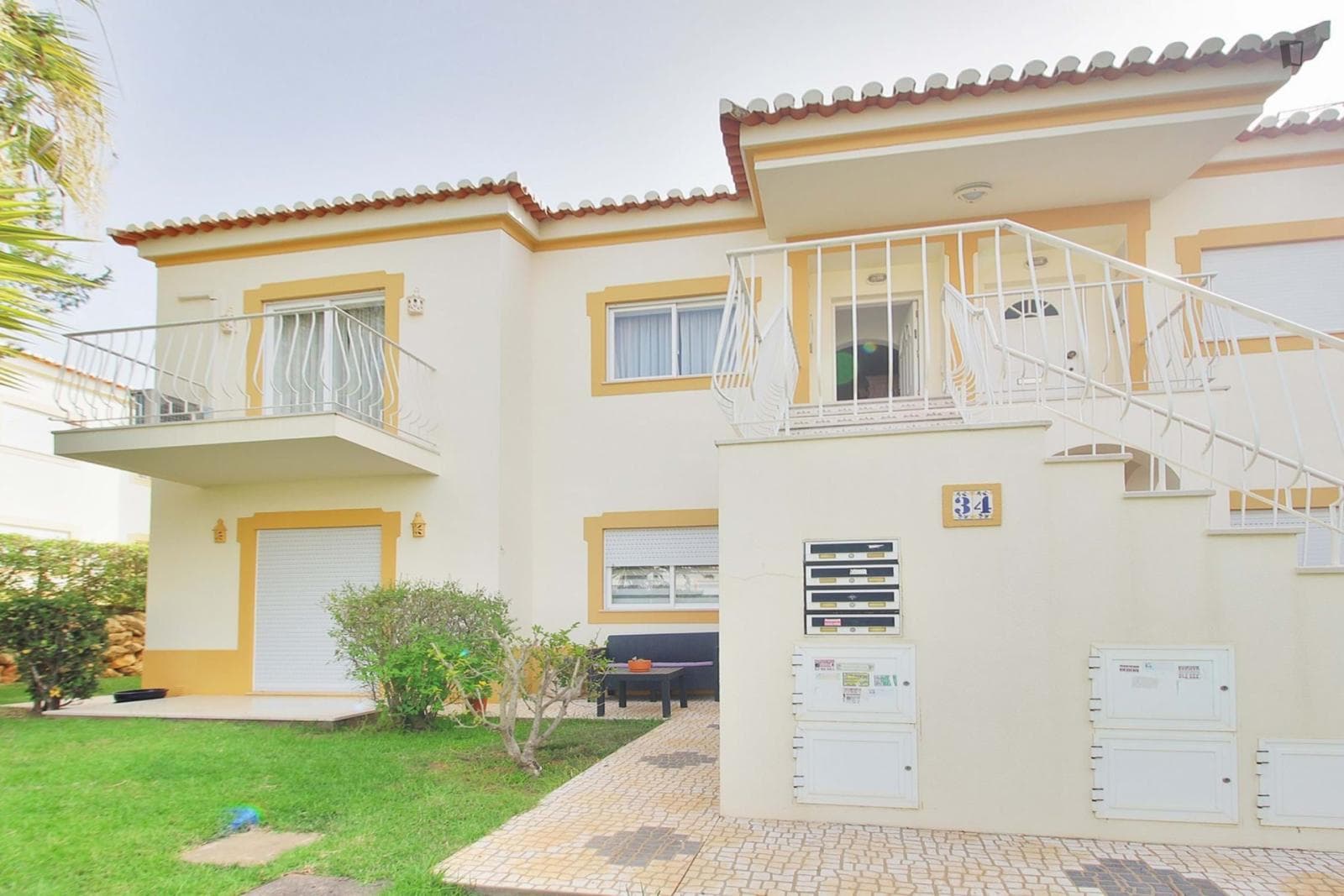 Charming apartment in a prestigious residential area in Portimão photo 1