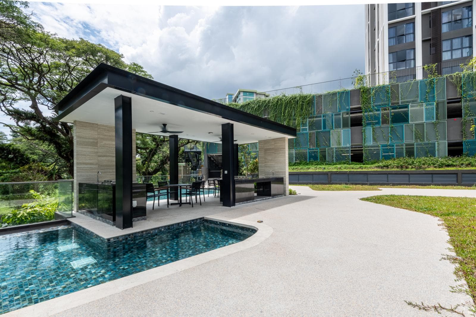 Single ensuite bedroom in Bukit Merah photo 1