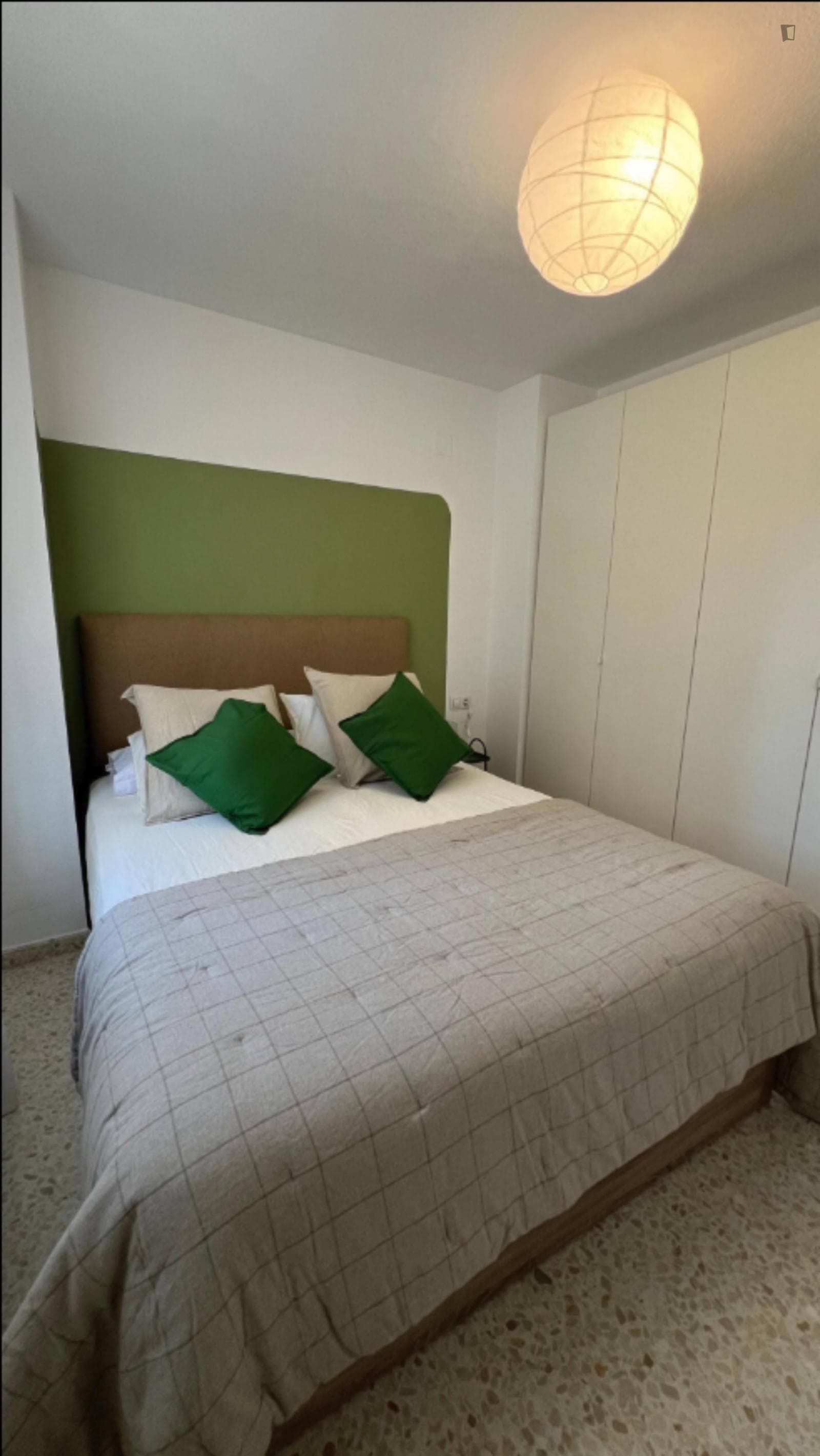 Double ensuite bedroom photo 1