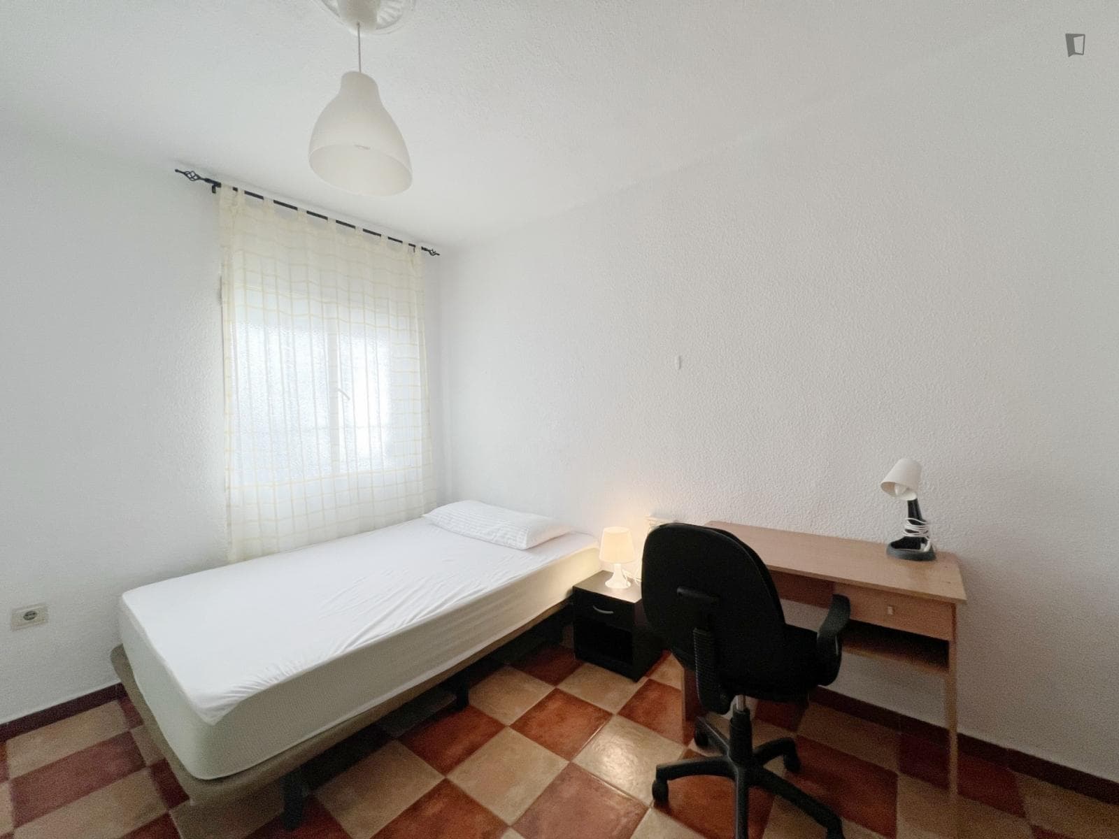Nice single bedroom in Los Cármenes photo 1
