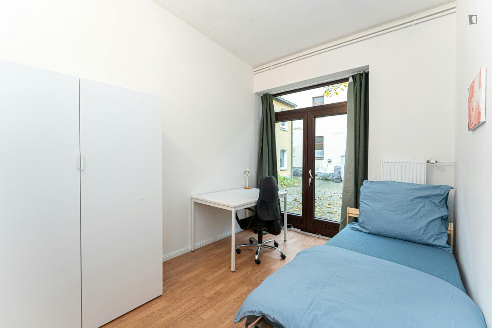 Homey and bright bedroom in Spandau, Berlin photo 1