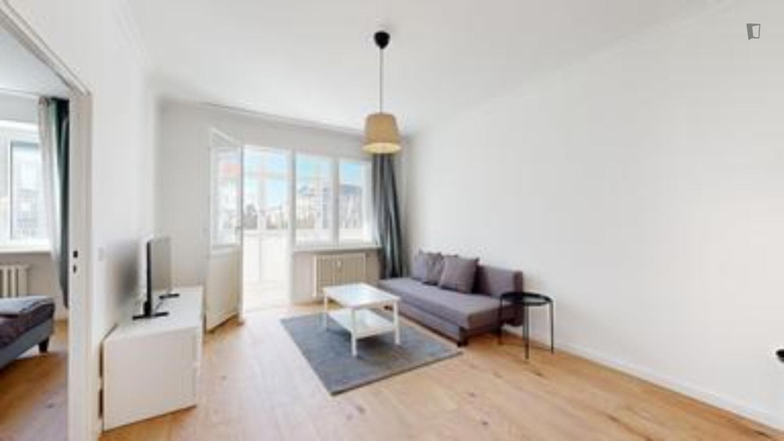Bright flat with balcony close to Rathaus Schöneberg park photo 1