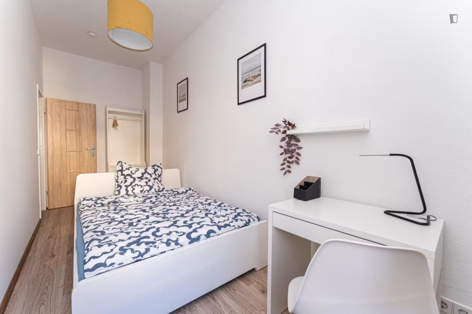 Single bedroom in welcoming shared apartment in Adlershof photo 1
