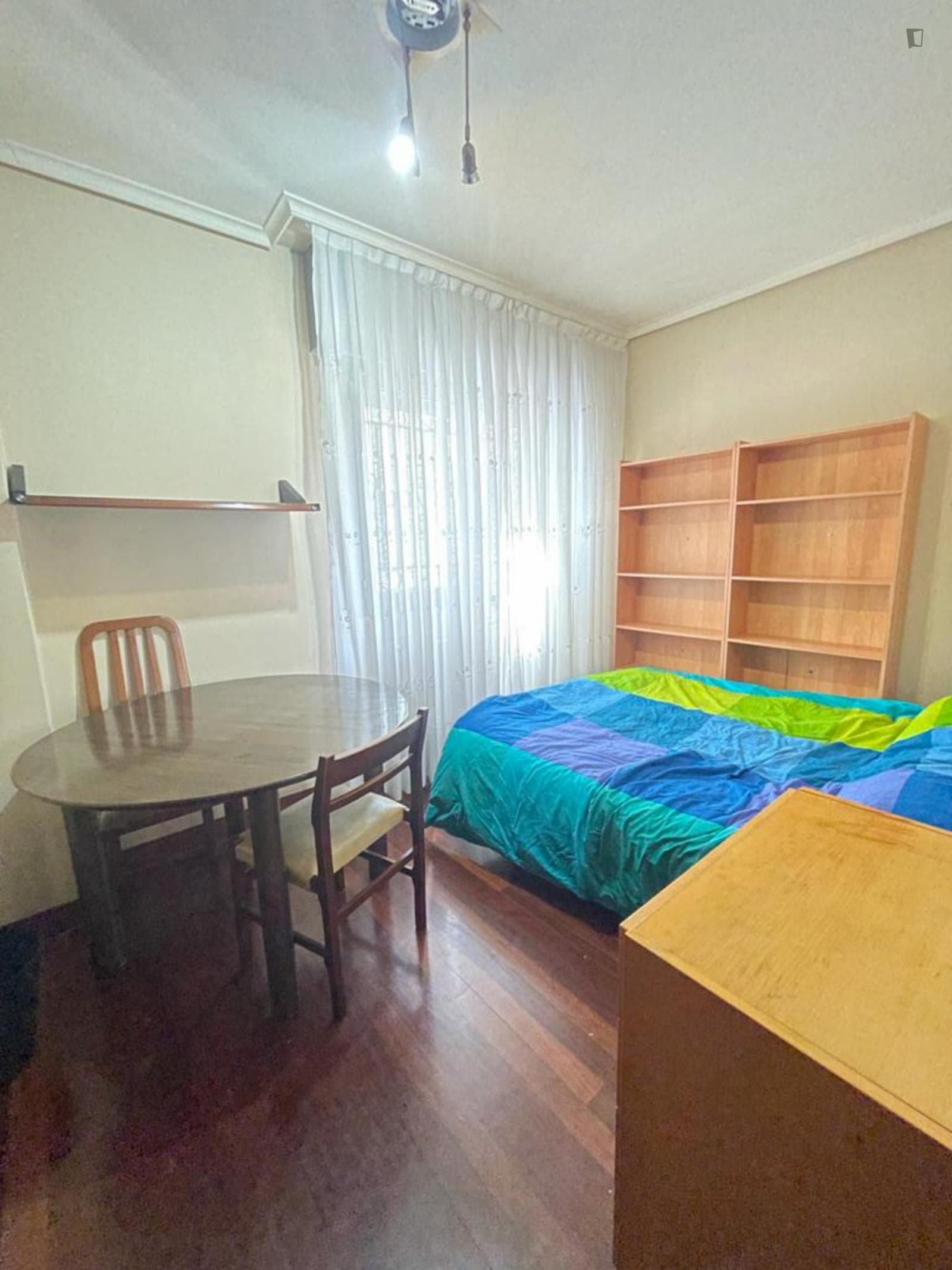 Double bedroom in 3-bedroom apartment photo 1