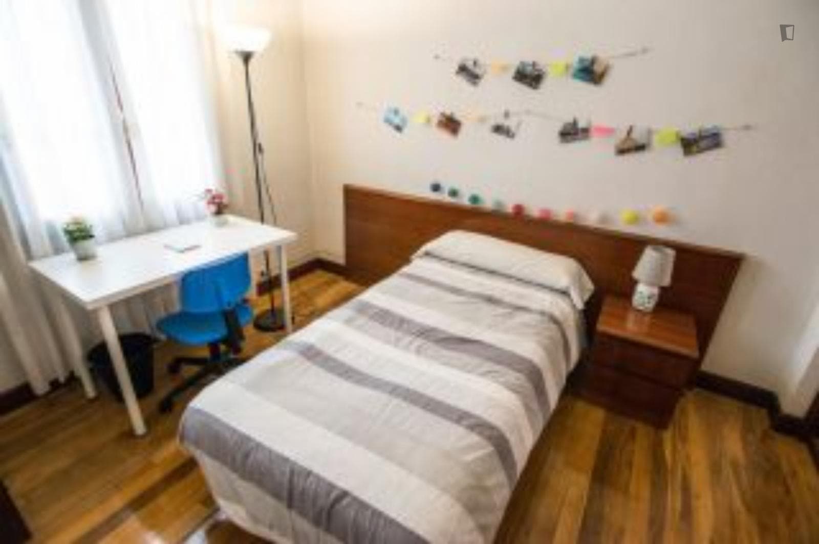 Bright single bedroom in Bilbao close to Nervion river photo 1