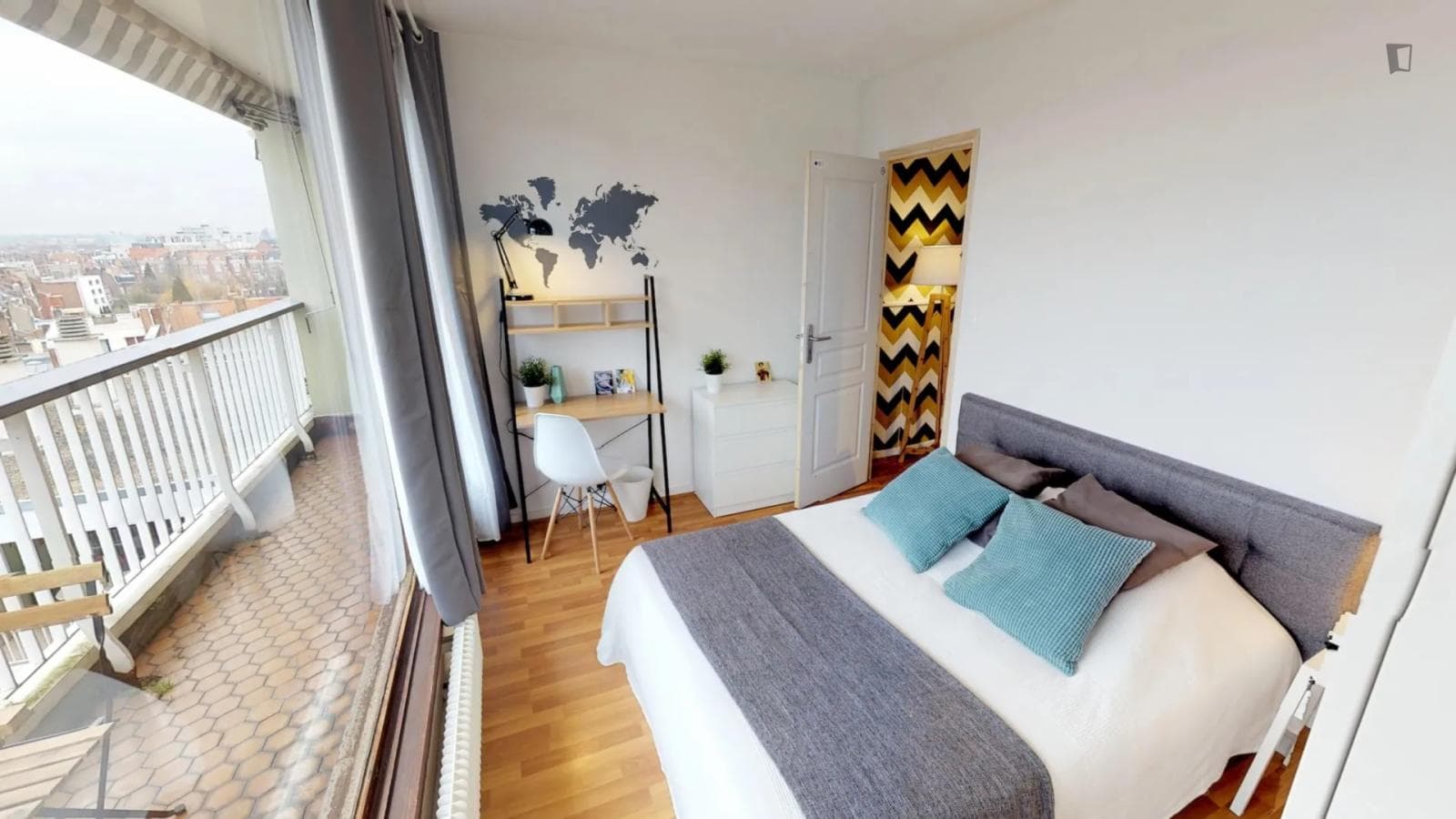 Bright double bedroom not far from Cormontaigne metro station photo 1