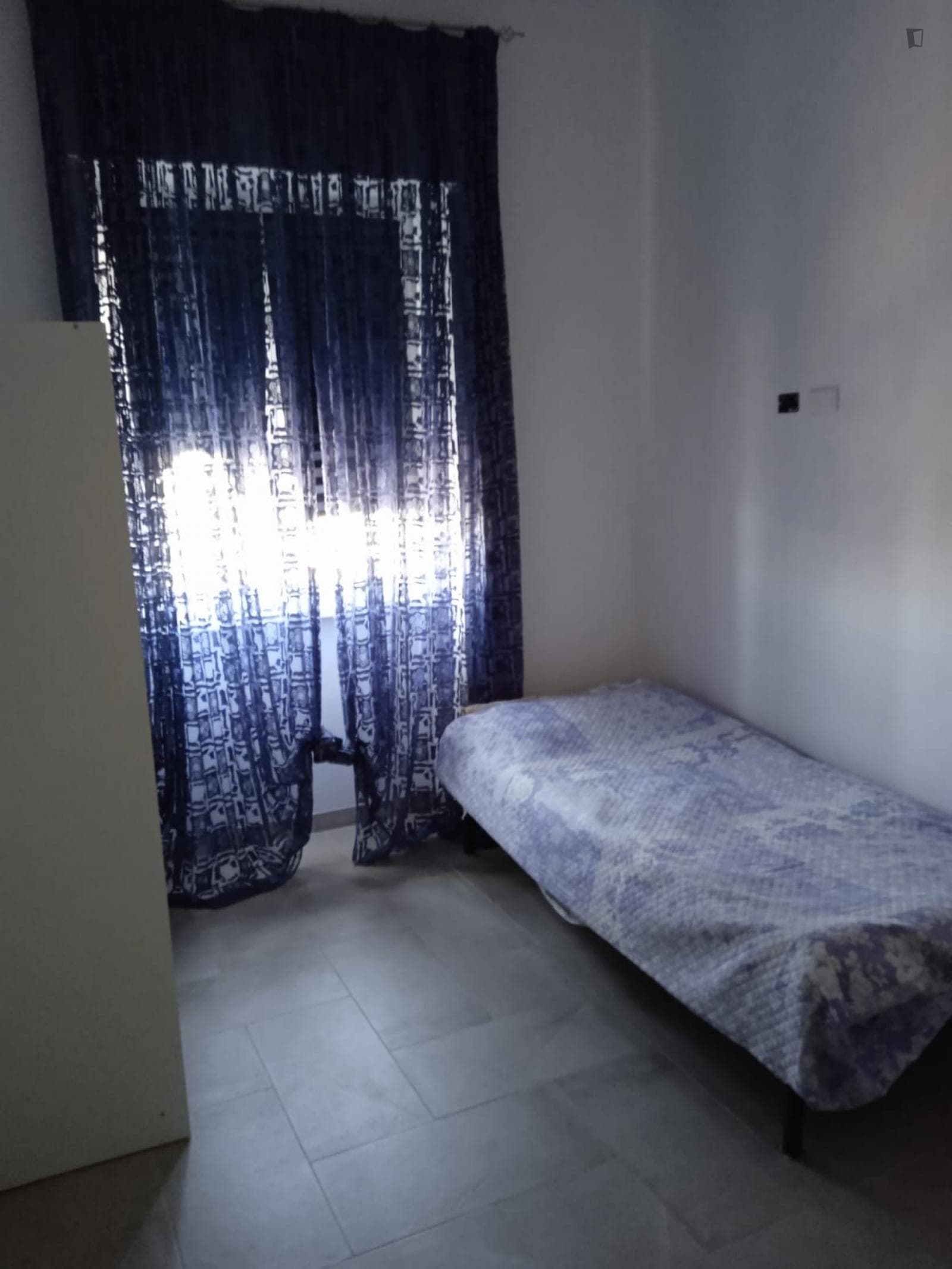 Single bedroom in a shared apartment near Aeroporto di Roma-Fiumicino photo 1