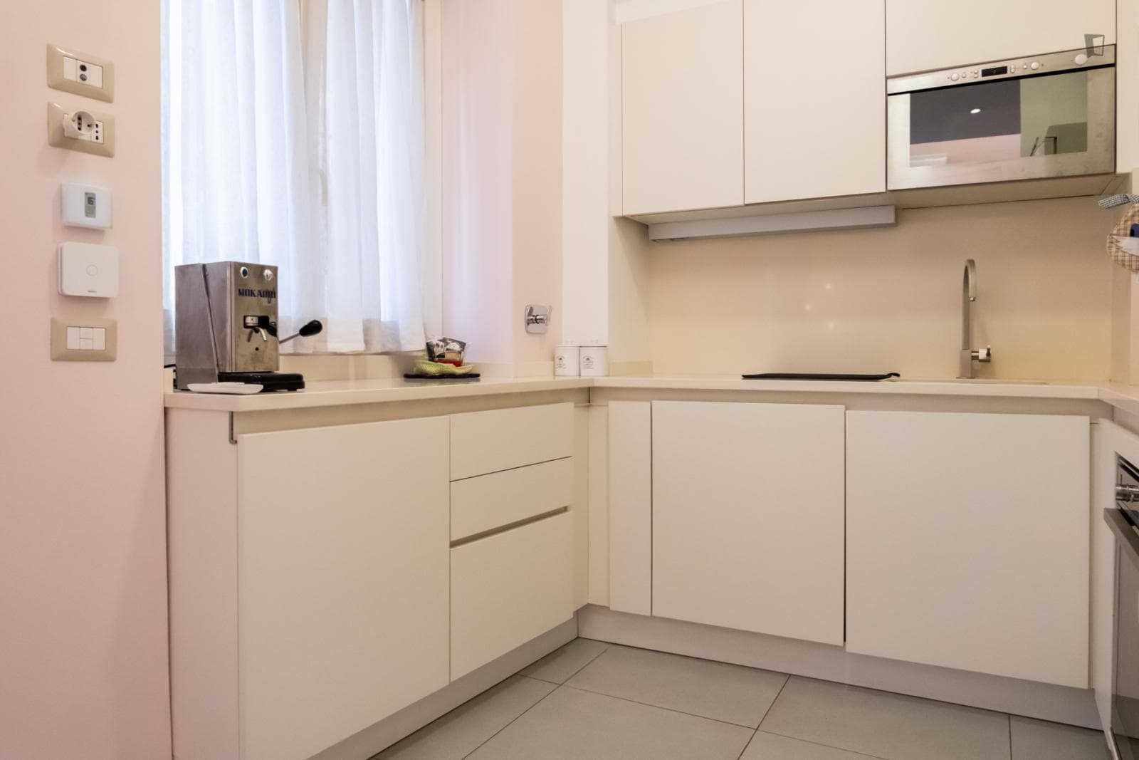 Wonderful 2-bedroom apartment with outdoor area next to Università Cattolica del Sacro Cuore photo 1